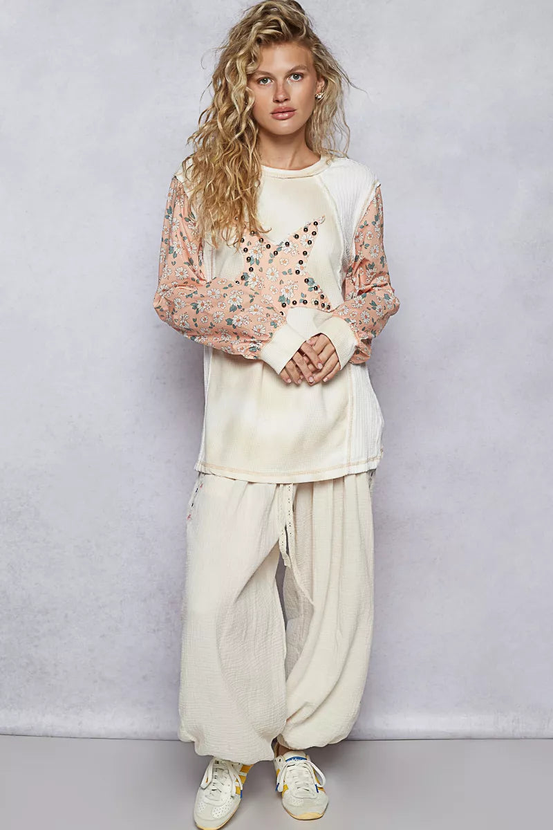 POL Exposed Seam Star Patch Thermal Top with Floral Sleeves – Cream Multi