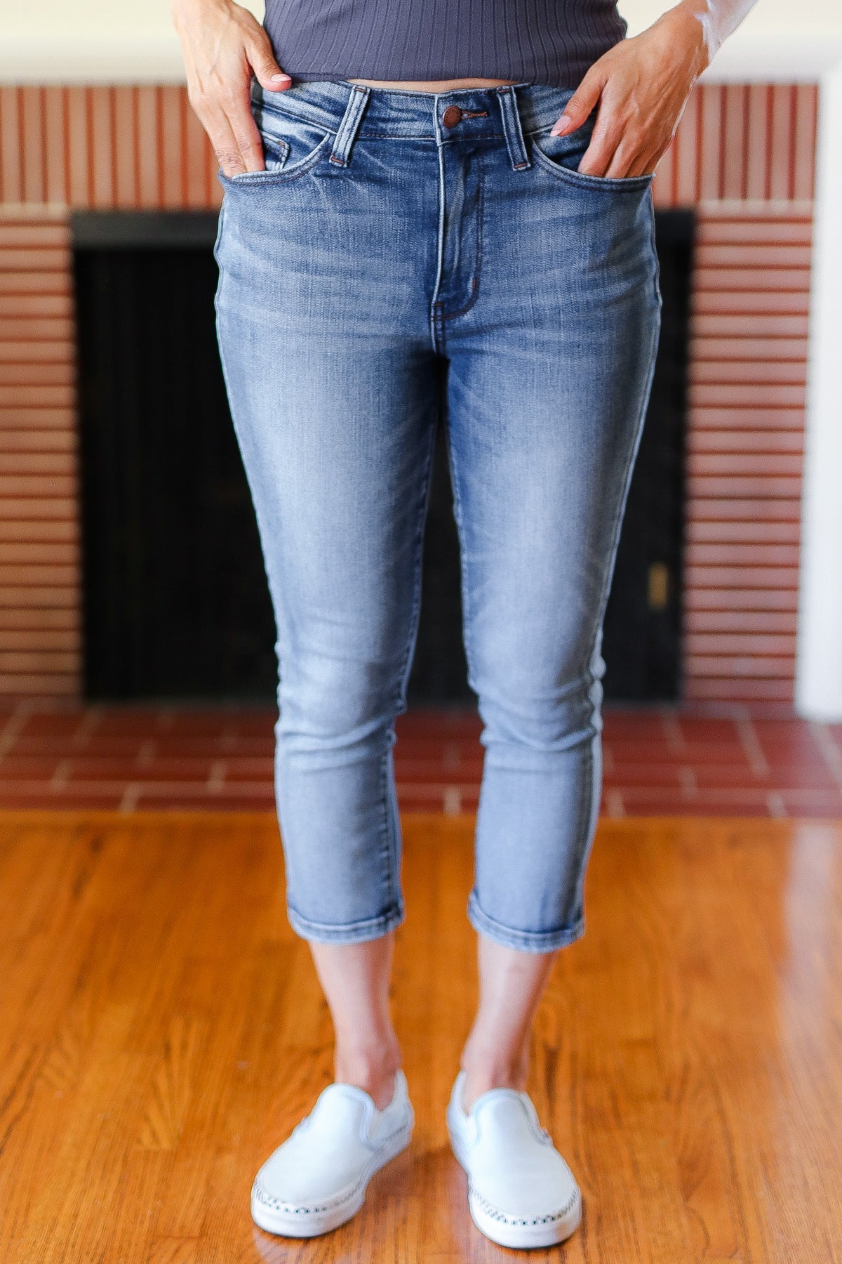 Judy Blue Medium Wash Mid Rise Skinny Capri Final Sale 2024 Blow-Out Sale