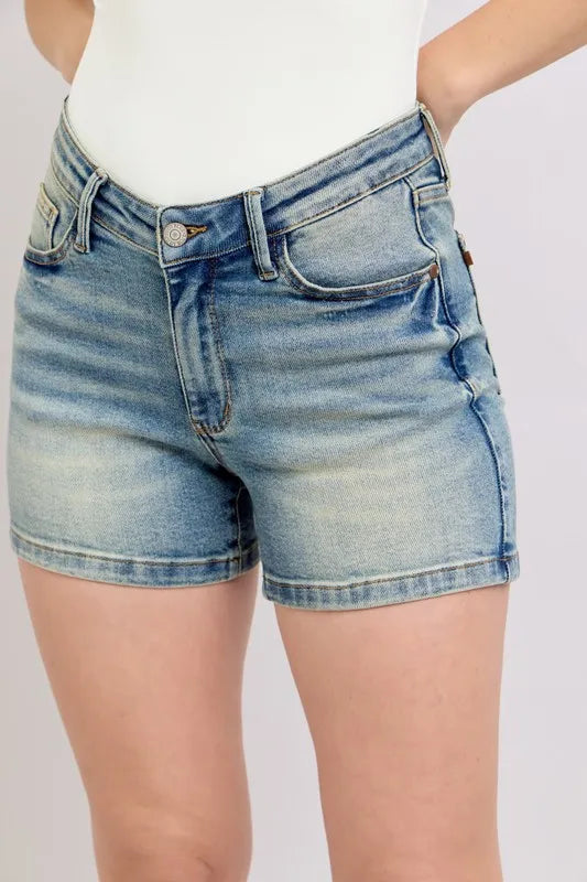 Judy Blue Medium Washed V-Front Vintage Wash Shorts