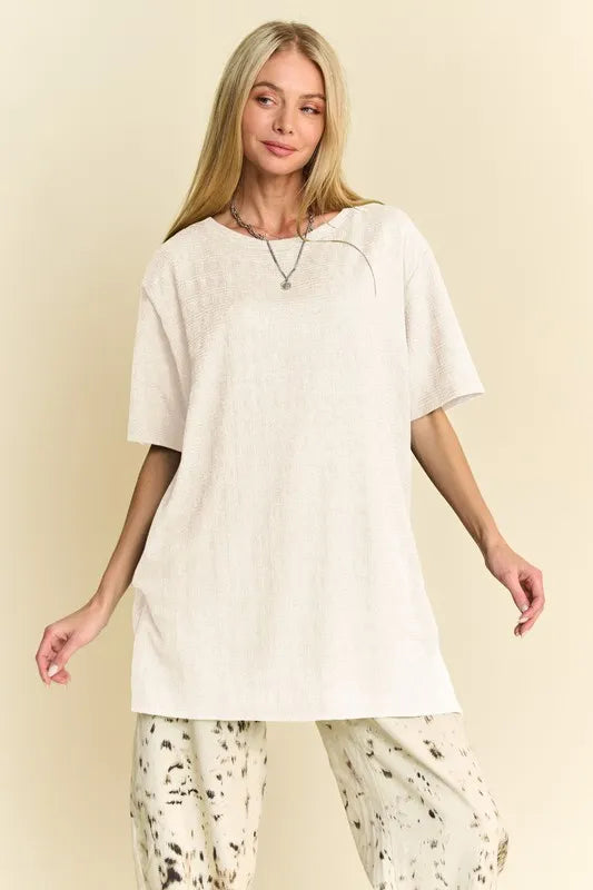 Davi & Dani White Short Sleeve Side Slit T-Shirt with Pockets
