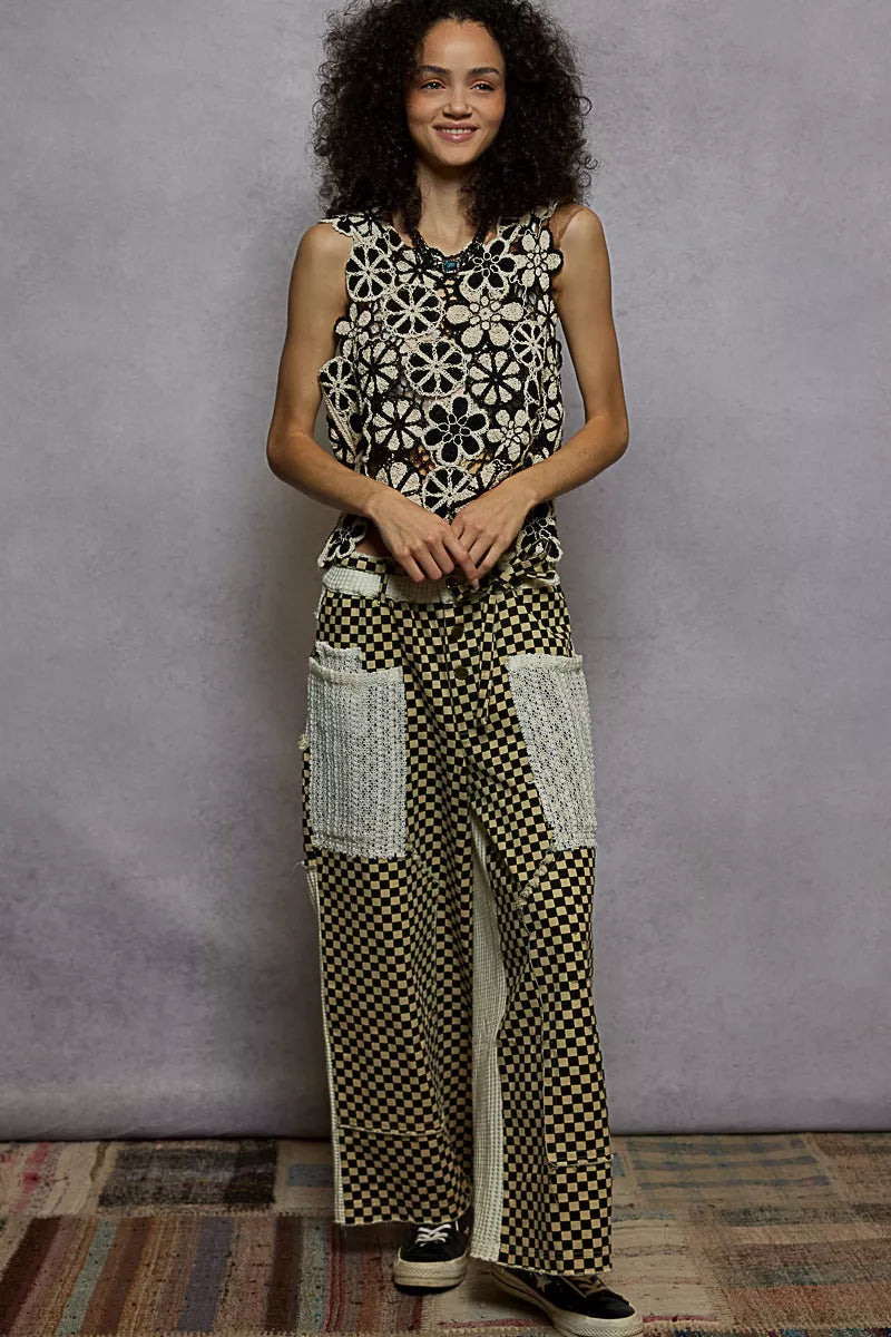 POL Round Neck Floral Crochet Sleeveless Cropped Top