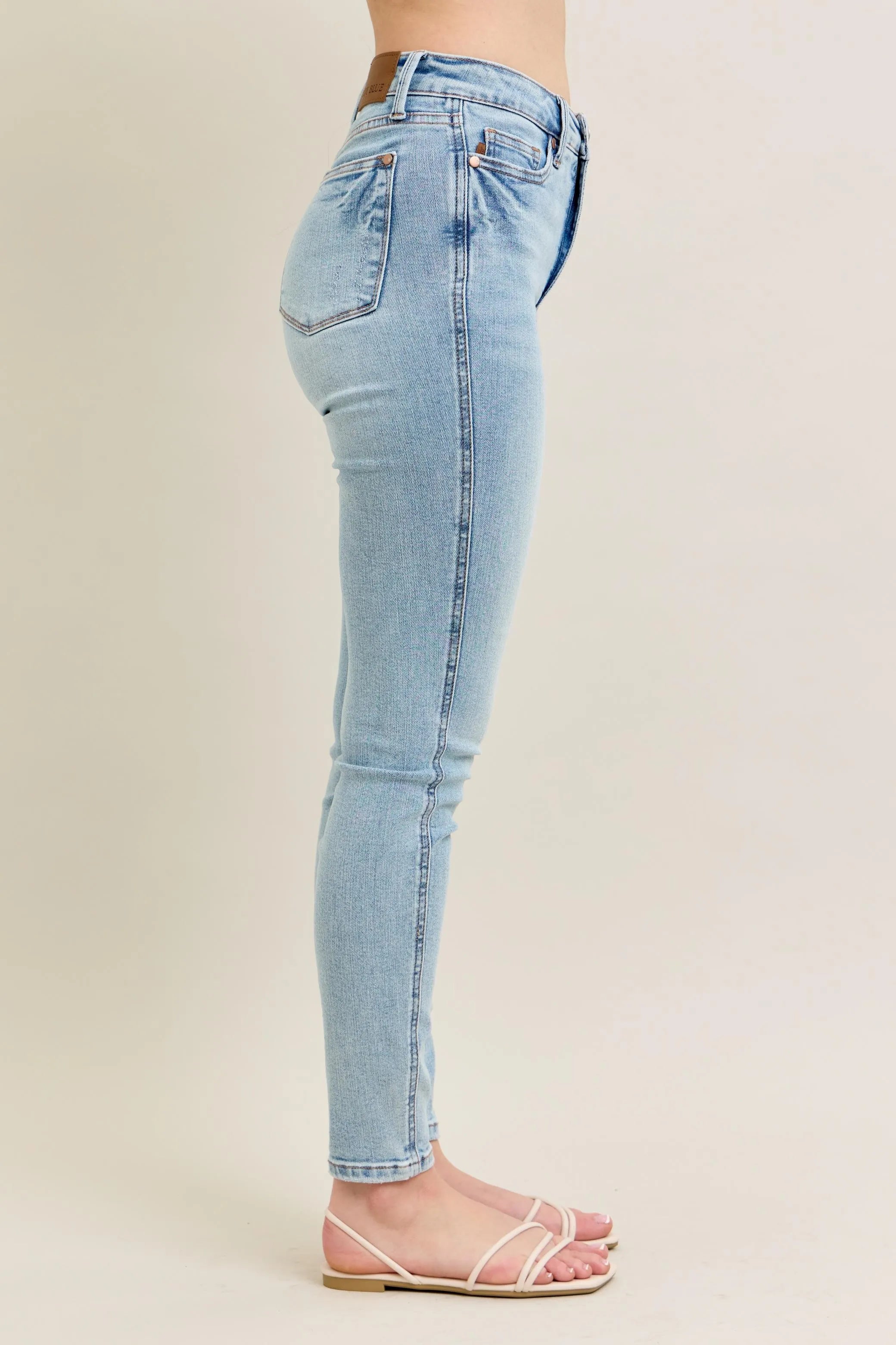 Judy Blue Light Washed Mid-Rise Tummy Control Vintage Wash Skinny Jeans