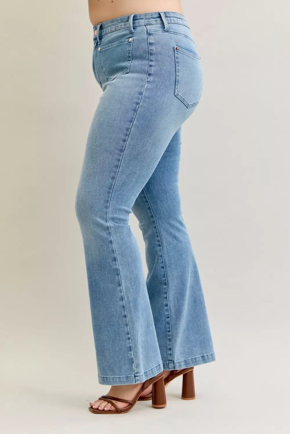 Judy Blue Medium Washed Mid Rise Bootcut Jeans with Contrast Wash & Front Patch Pockets