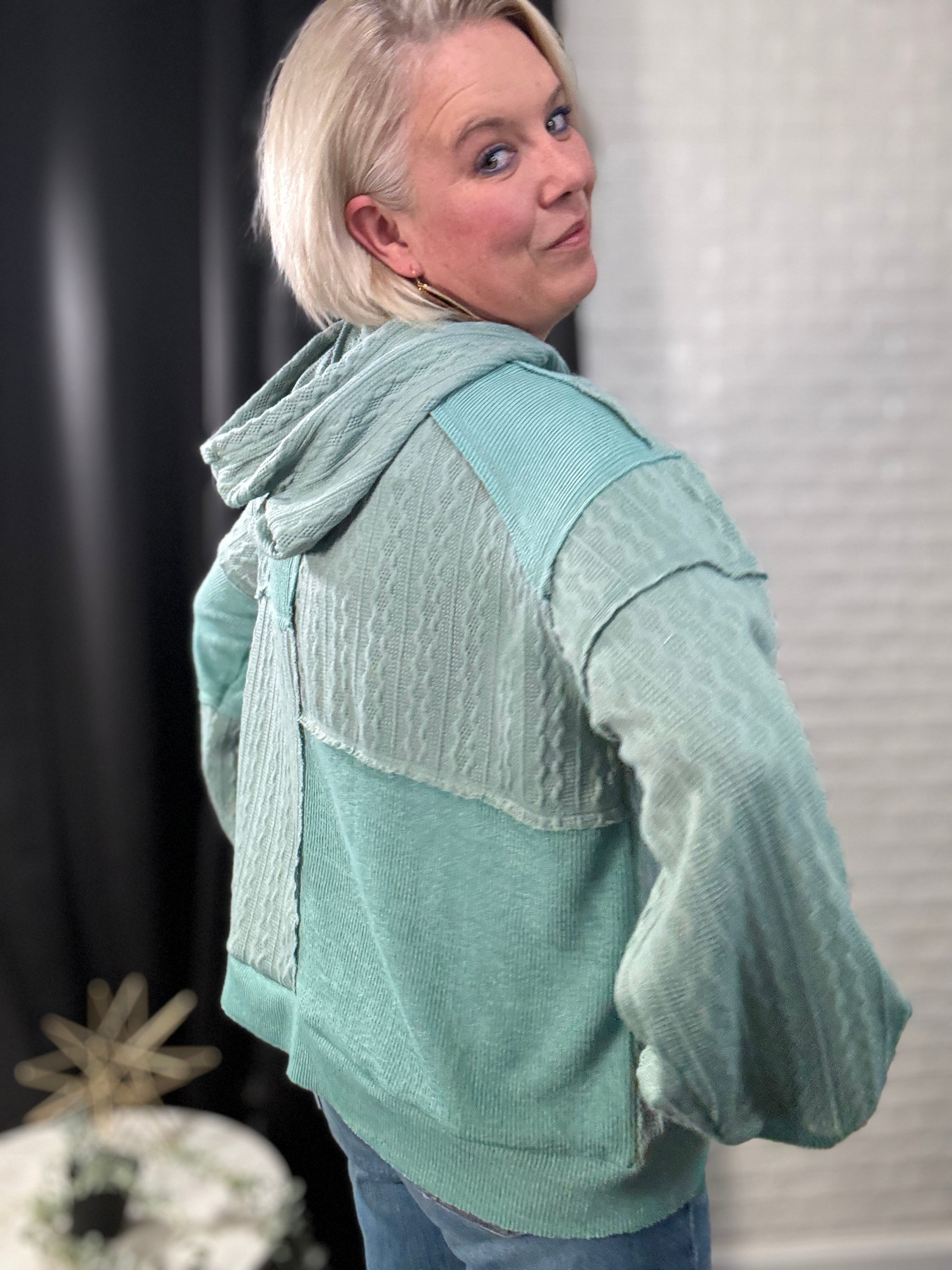 POL Balloon Sleeve Cut Sew Sweater Knit Top in Jade Green Womens