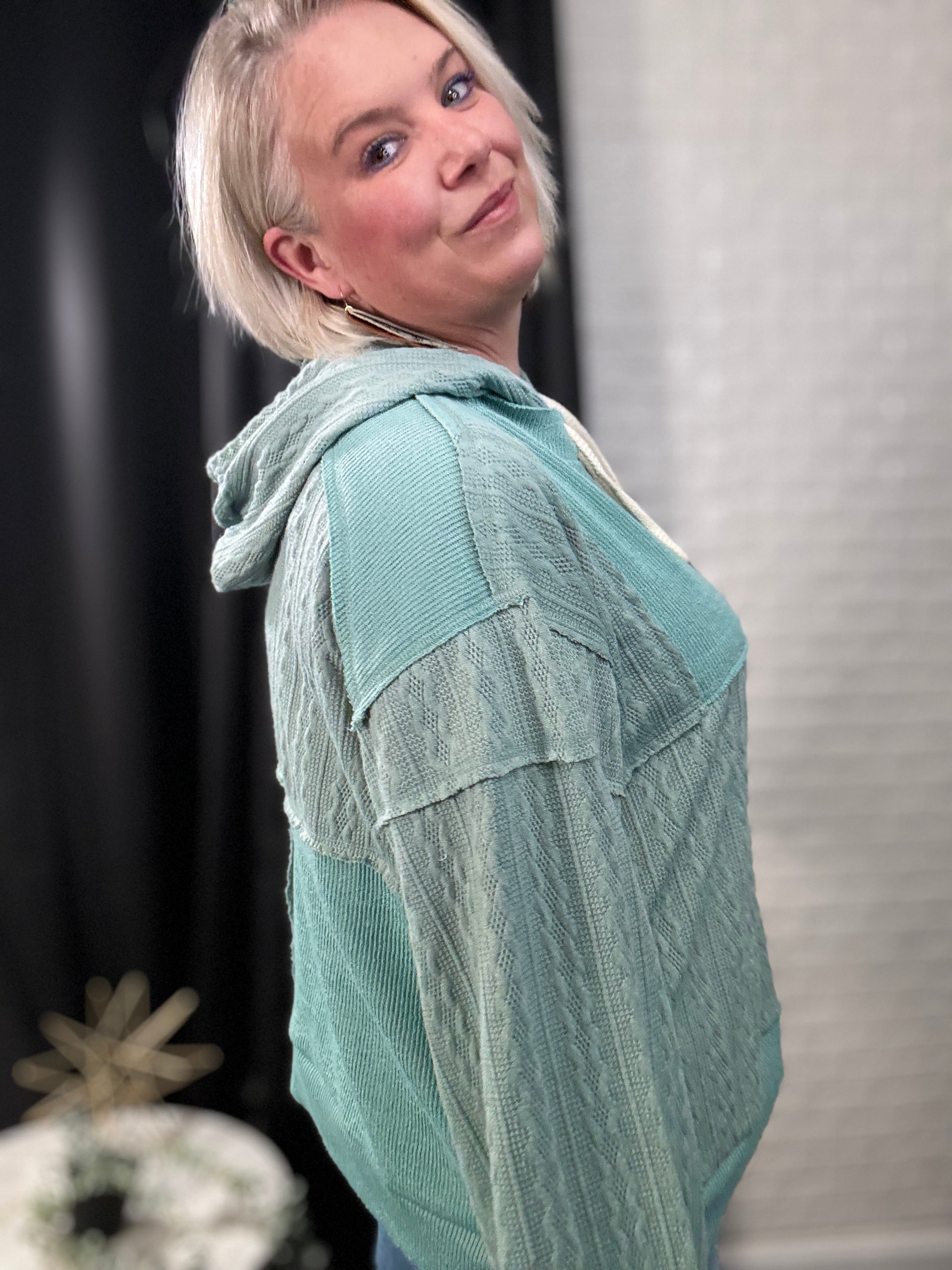 POL Balloon Sleeve Cut Sew Sweater Knit Top in Jade Green Womens