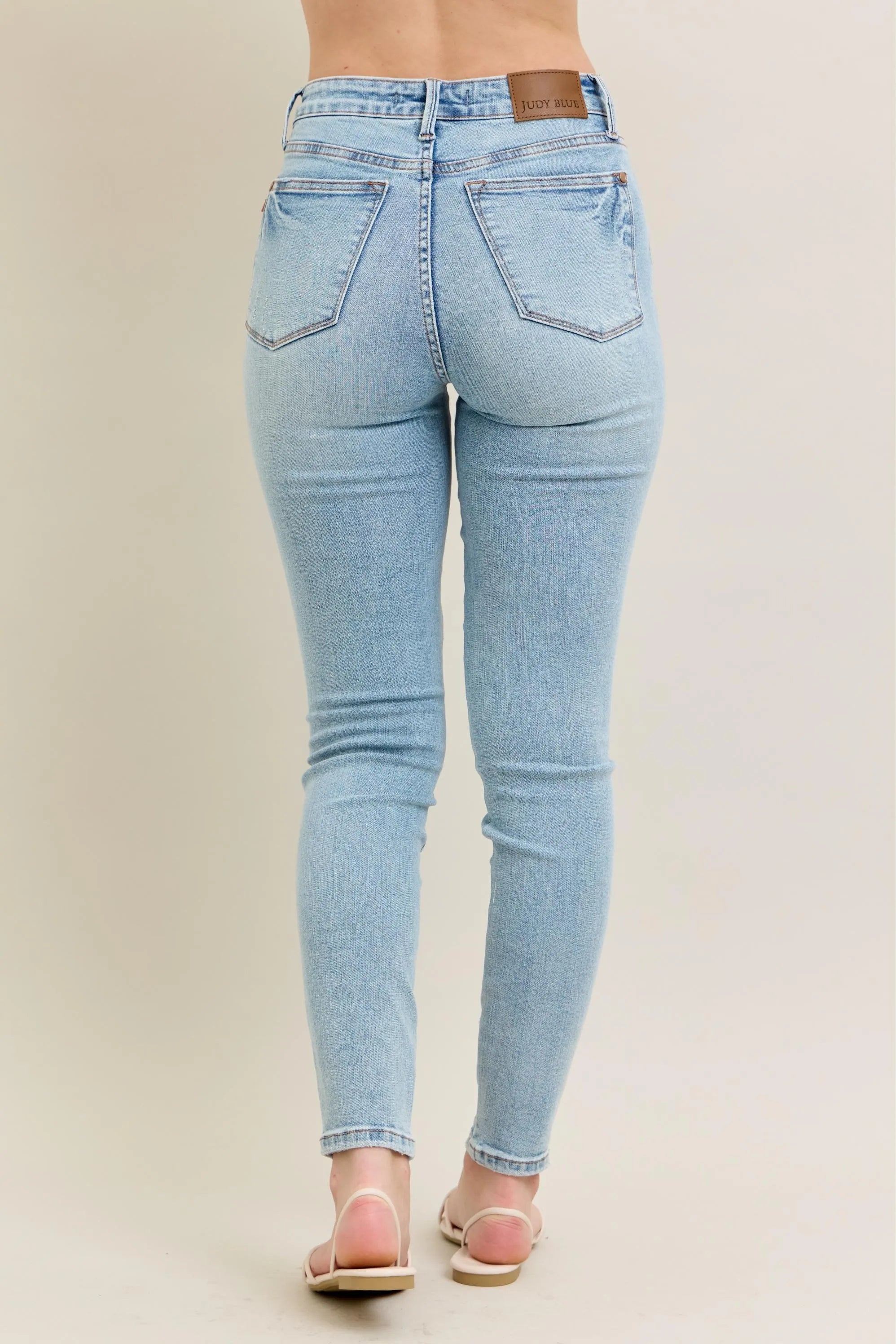 Judy Blue Light Washed Mid-Rise Tummy Control Vintage Wash Skinny Jeans