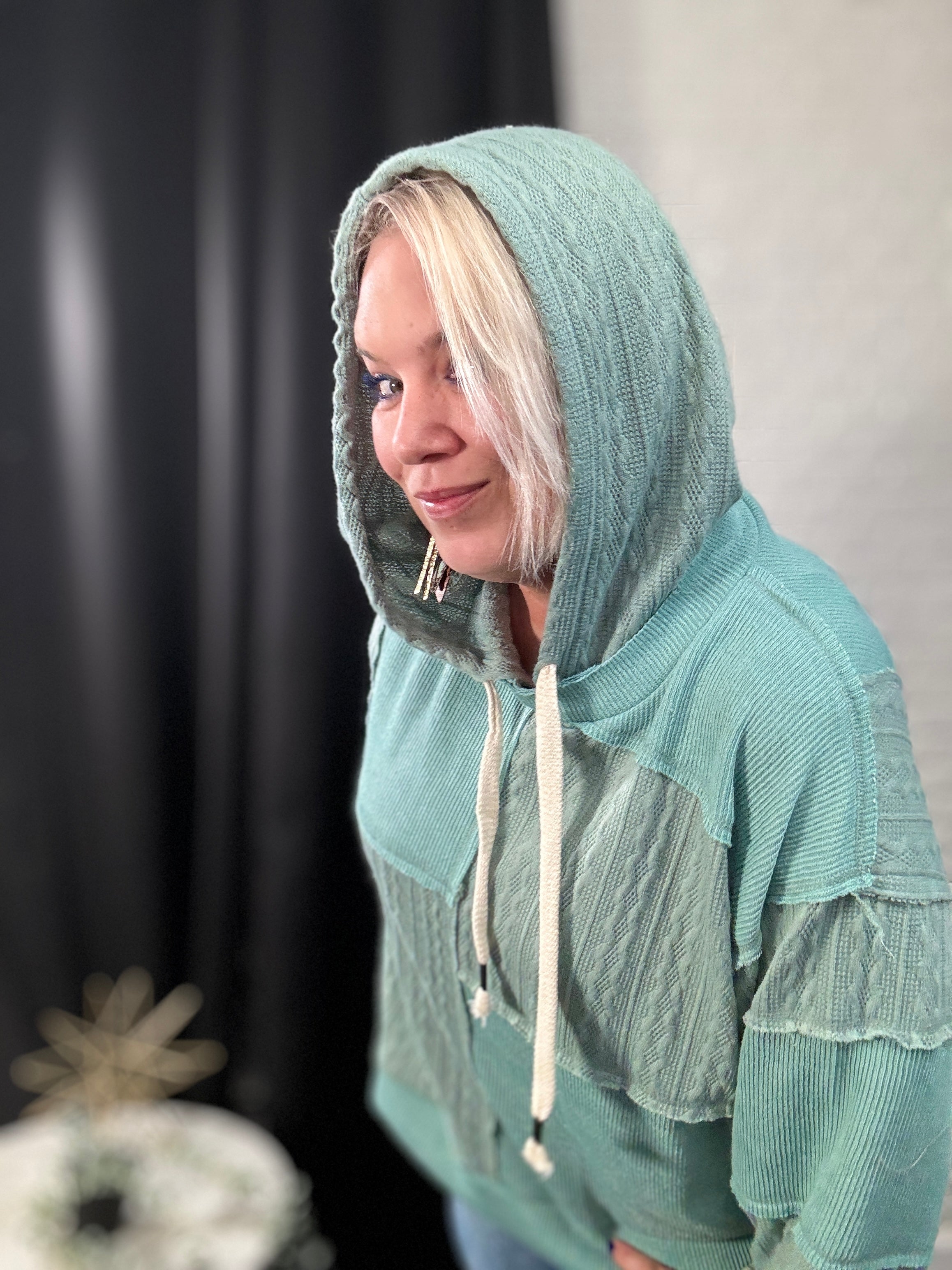 POL Balloon Sleeve Cut Sew Sweater Knit Top in Jade Green Womens