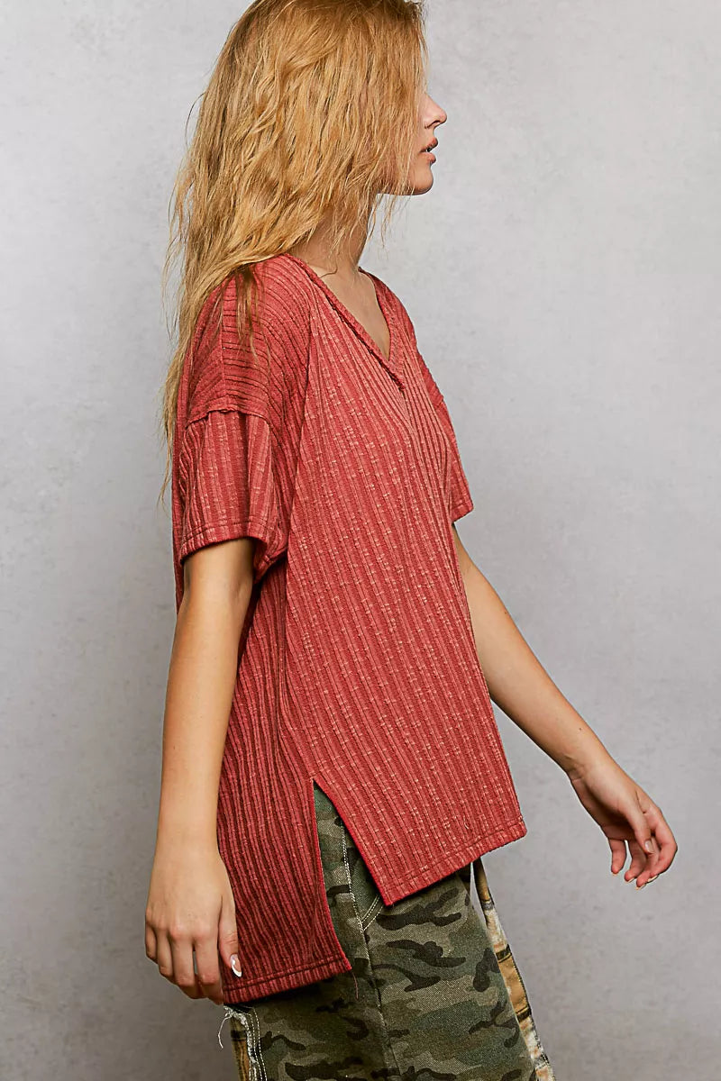 POL Terra-cotta Ribbed Knit V-Neck Short Sleeve T-Shirt with Side Slit