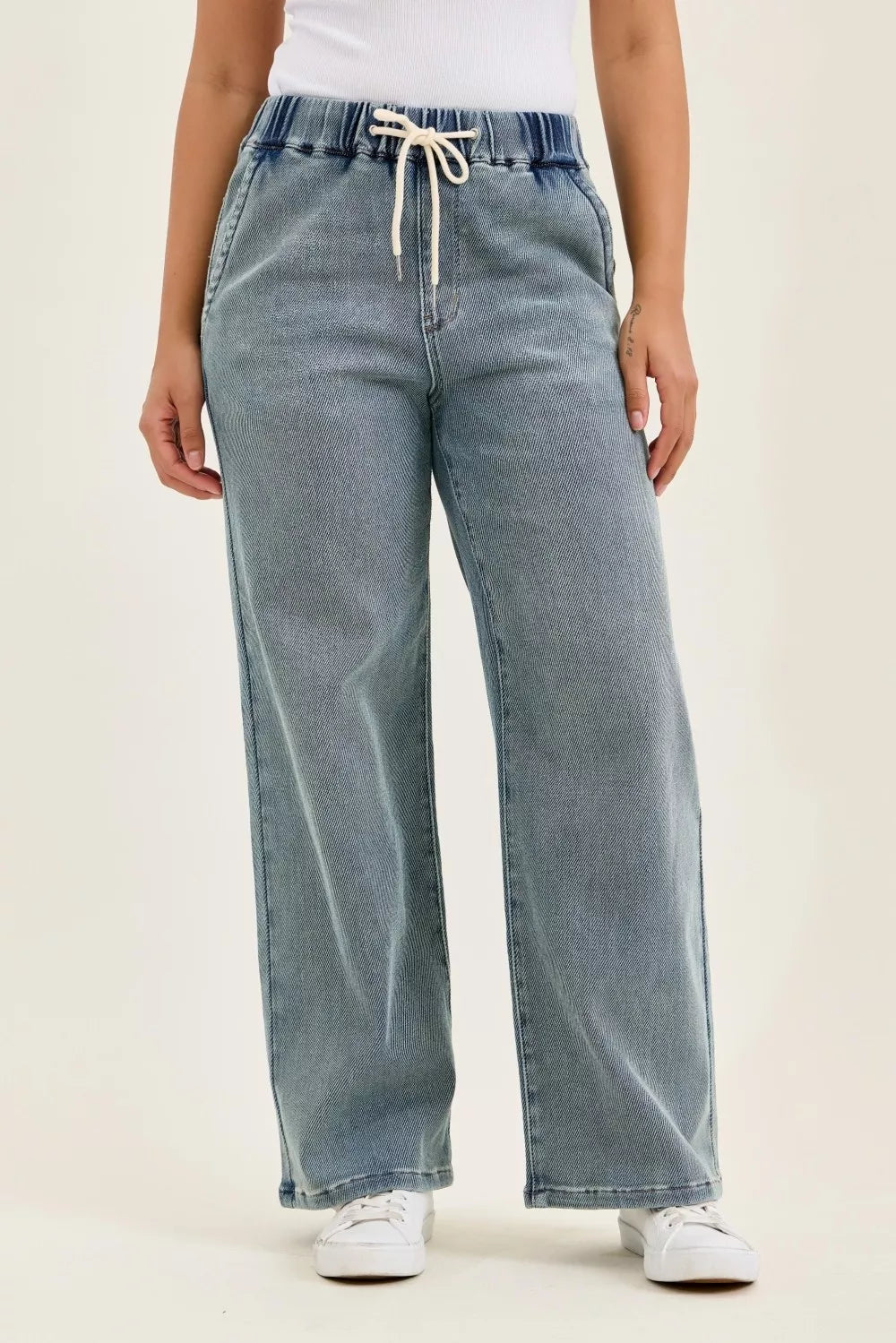 Judy Blue Hight Waist Wilhelmina Baggy Jeans with Md Aged Stone Blue Wash MD