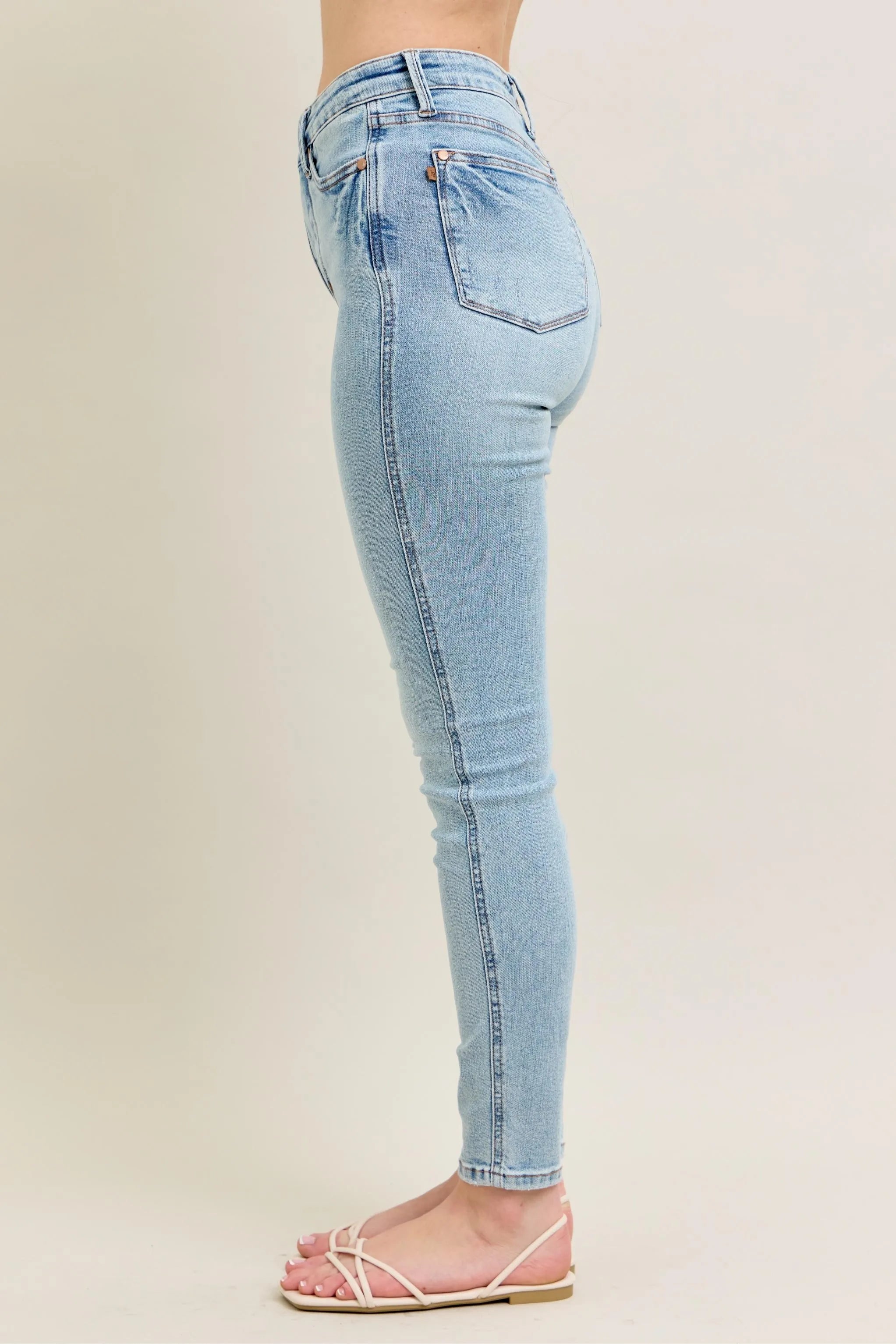 Judy Blue Light Washed Mid-Rise Tummy Control Vintage Wash Skinny Jeans