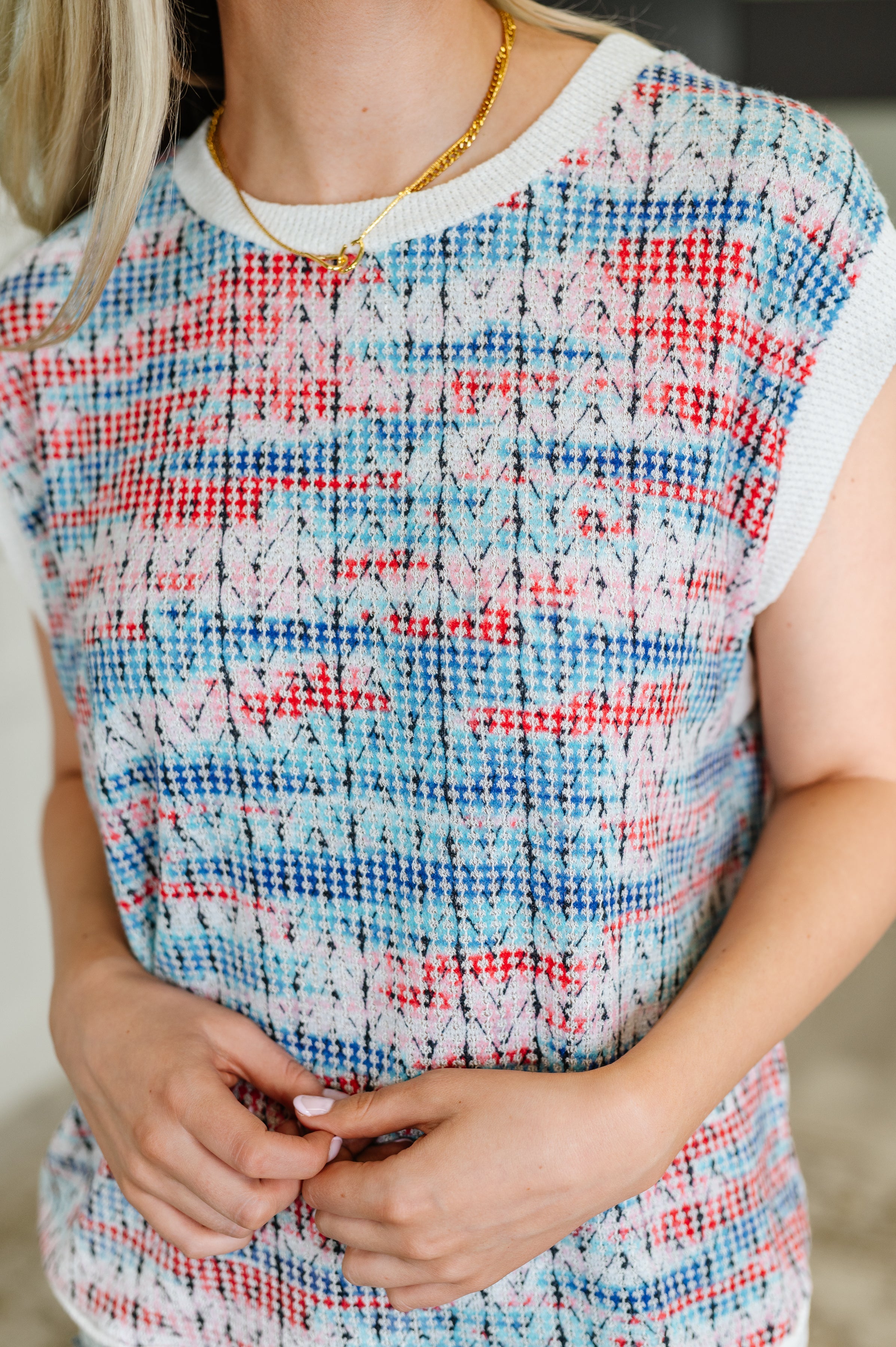 Blurred Beauty Textured Knit Top in Blue, Red and White Womens