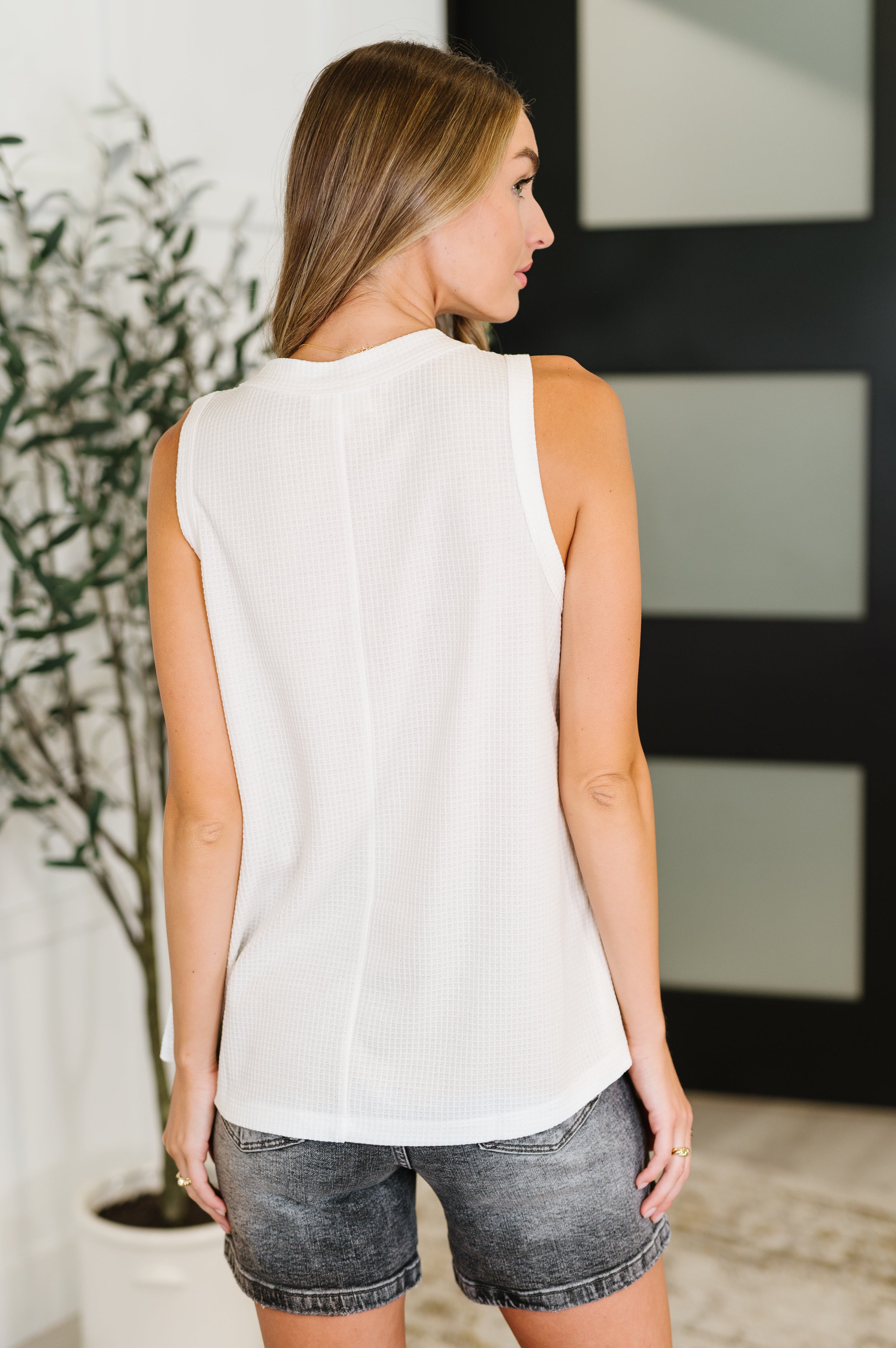 Andree by Unit Buttoned Up Buttercup Sleeveless Top in Ivory Womens