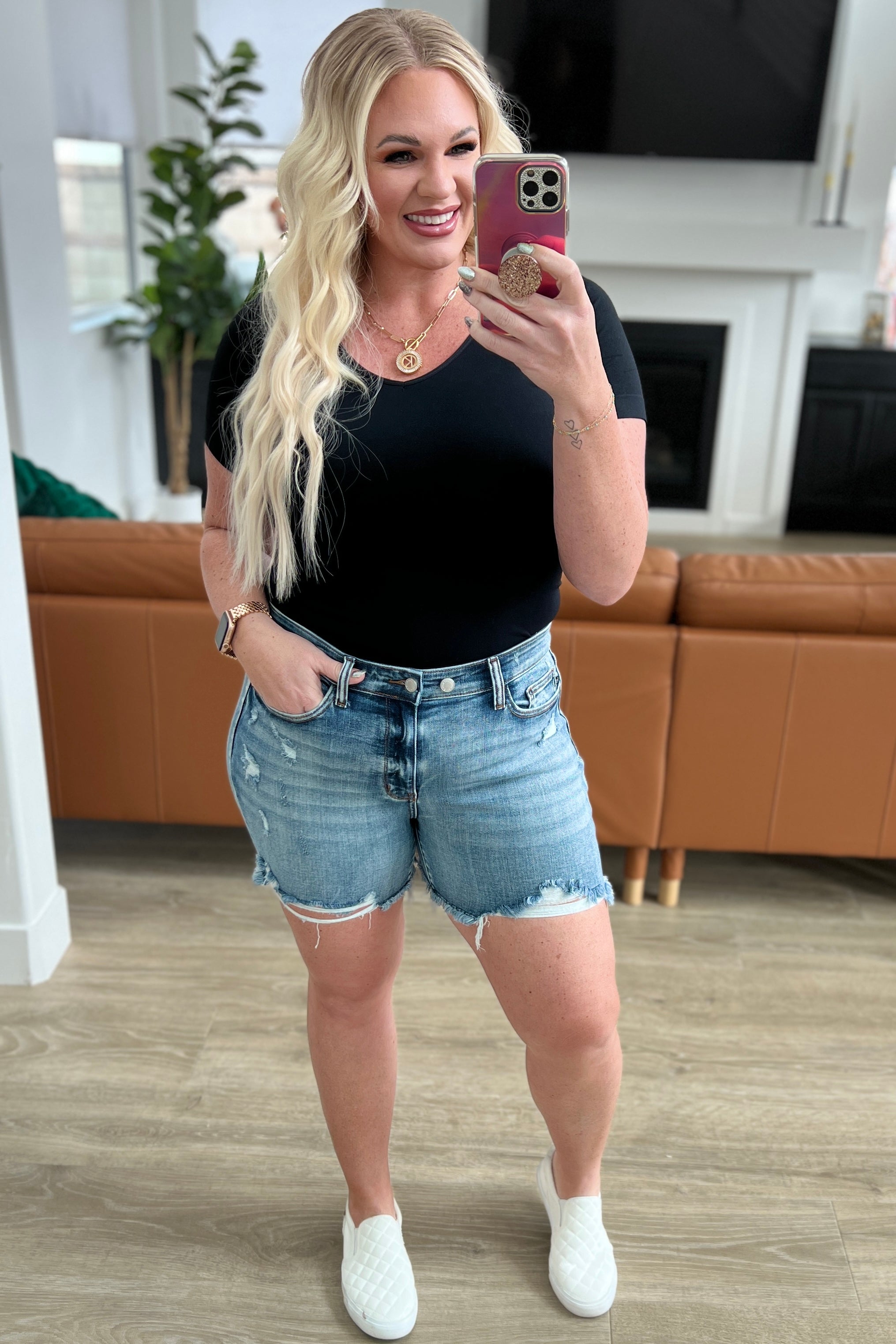 Judy Blue Callie High Rise Adjustable Button Cutoff Shorts Womens