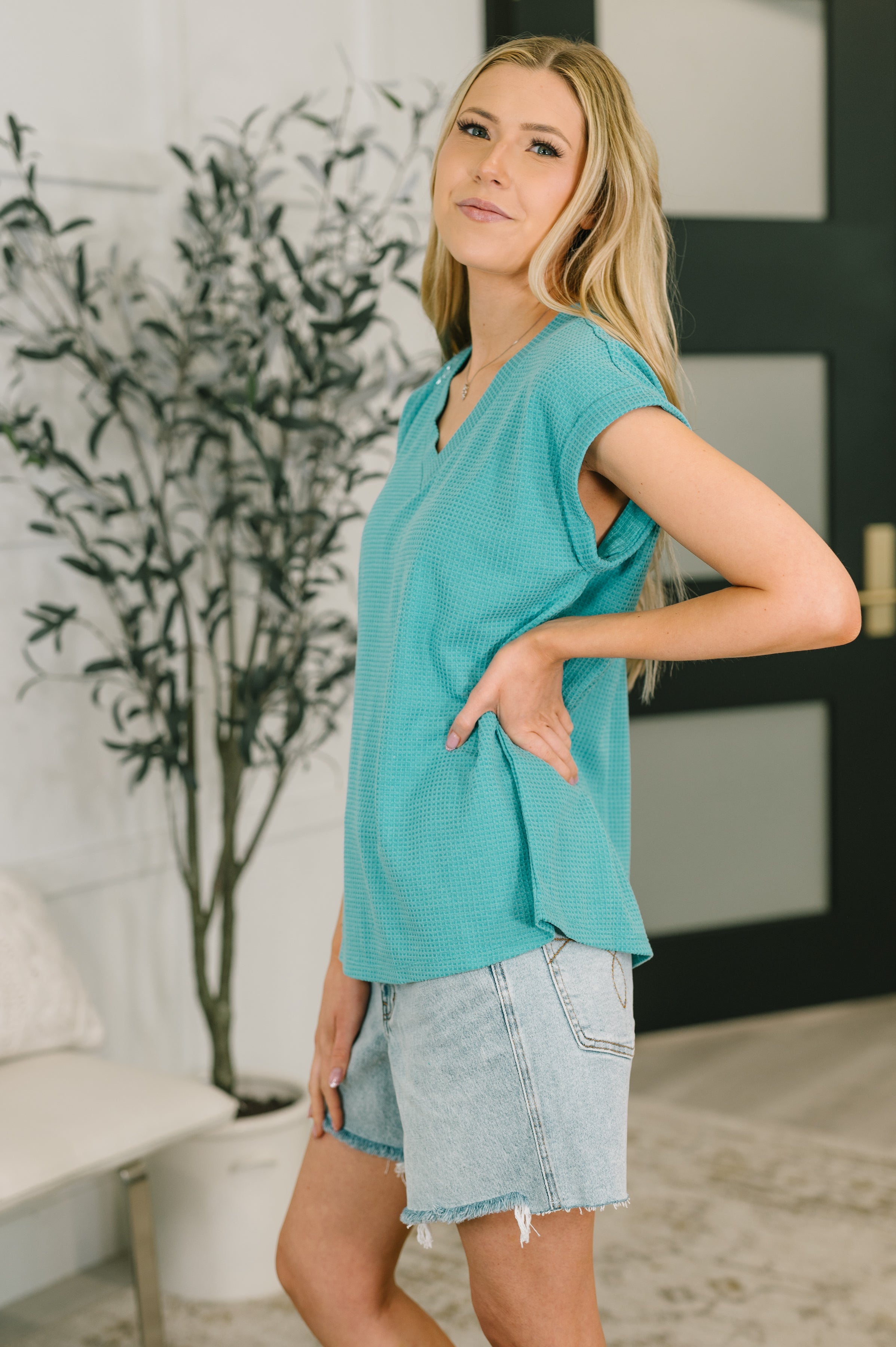 Dear Scarlett Classic Timeless V-Neck Tee in Teal Womens