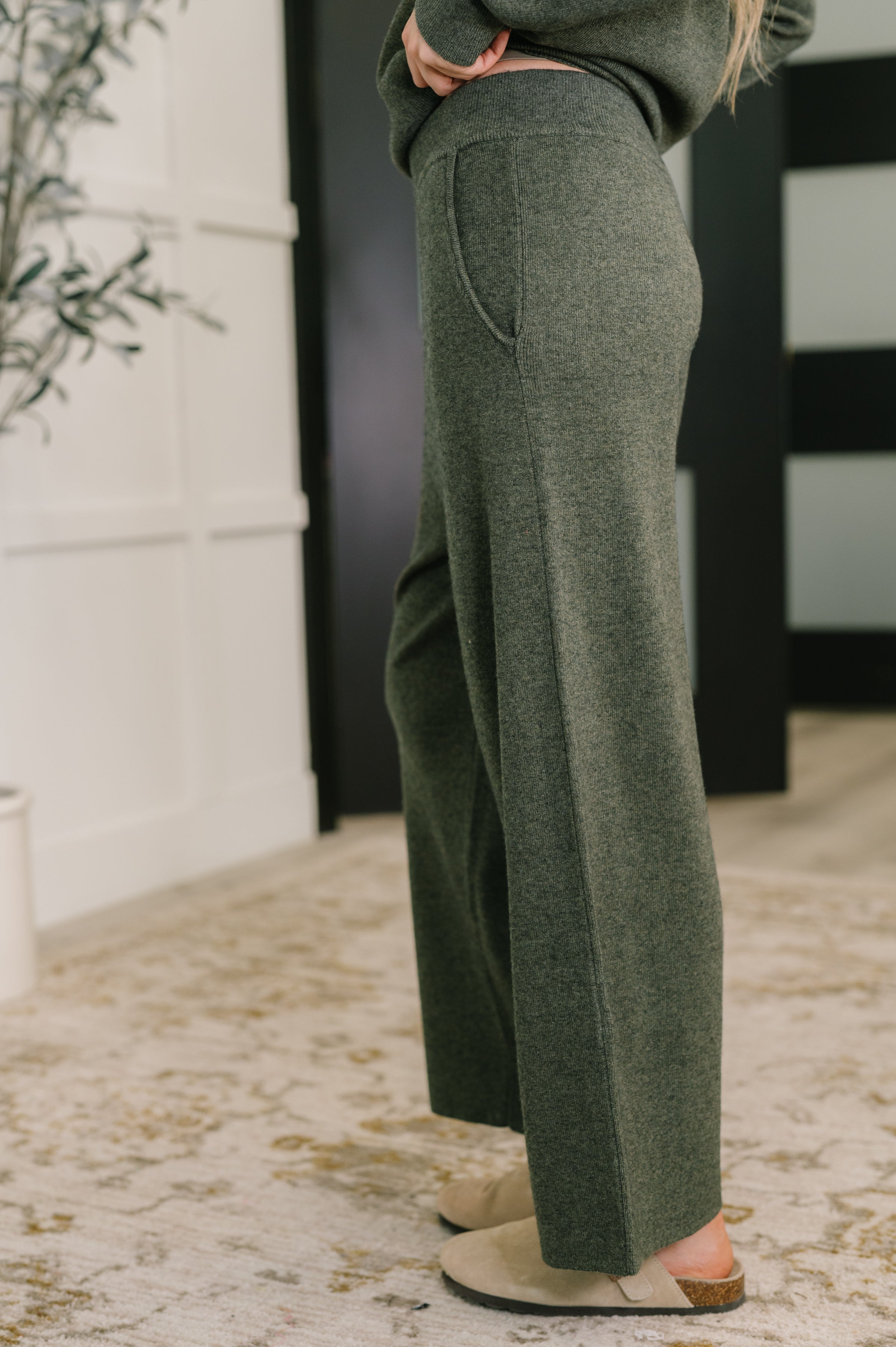 Honey Mark Clove Ribbed Knit Culottes in Moss Womens