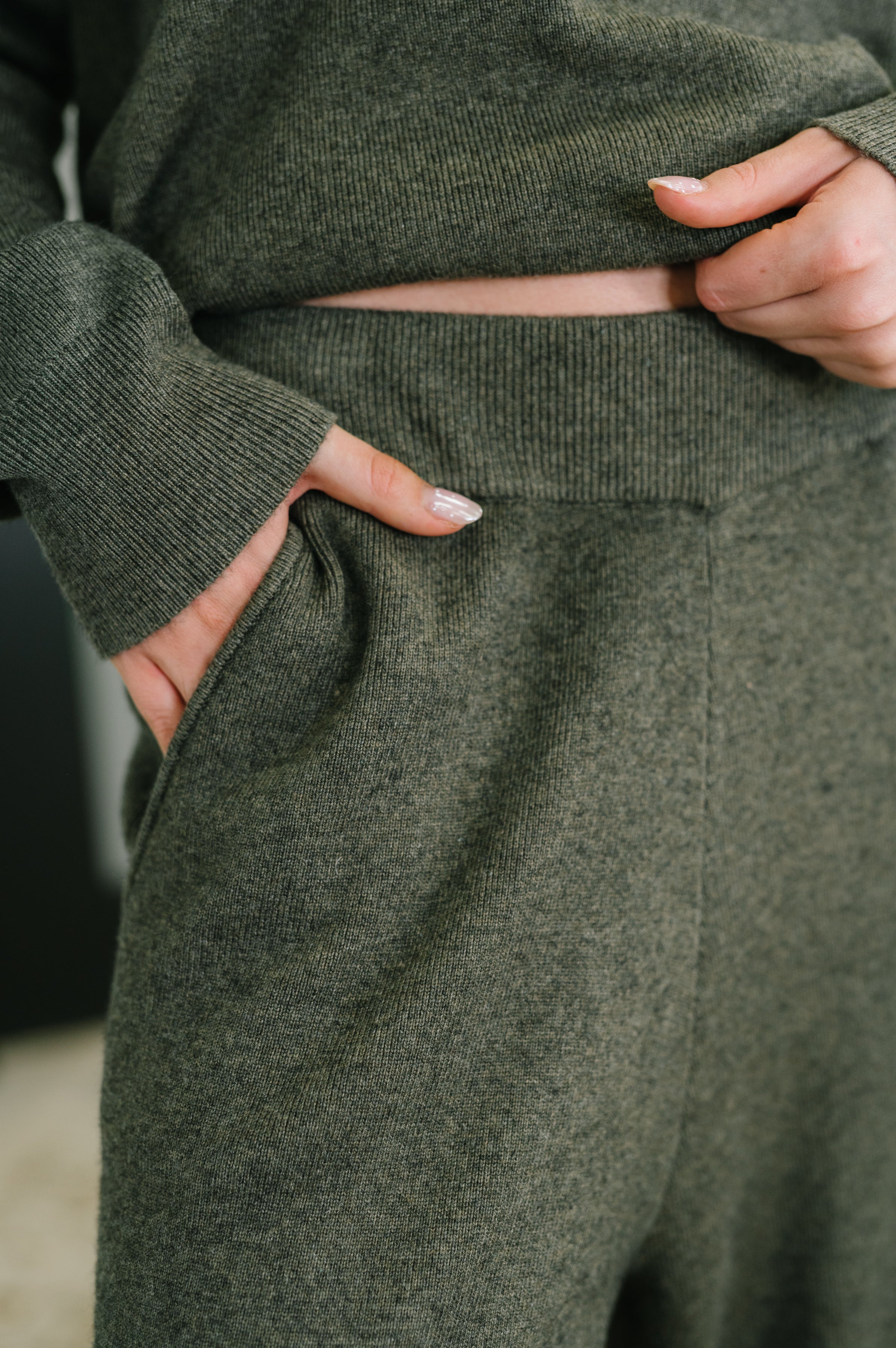 Honey Mark Clove Ribbed Knit Culottes in Moss Womens