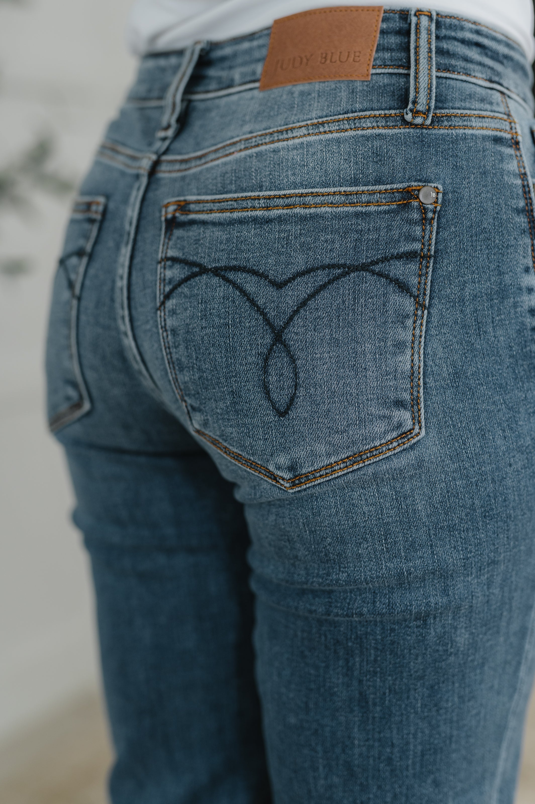 Colette Mid Rise Boyfriend Classic Cuffed Womens