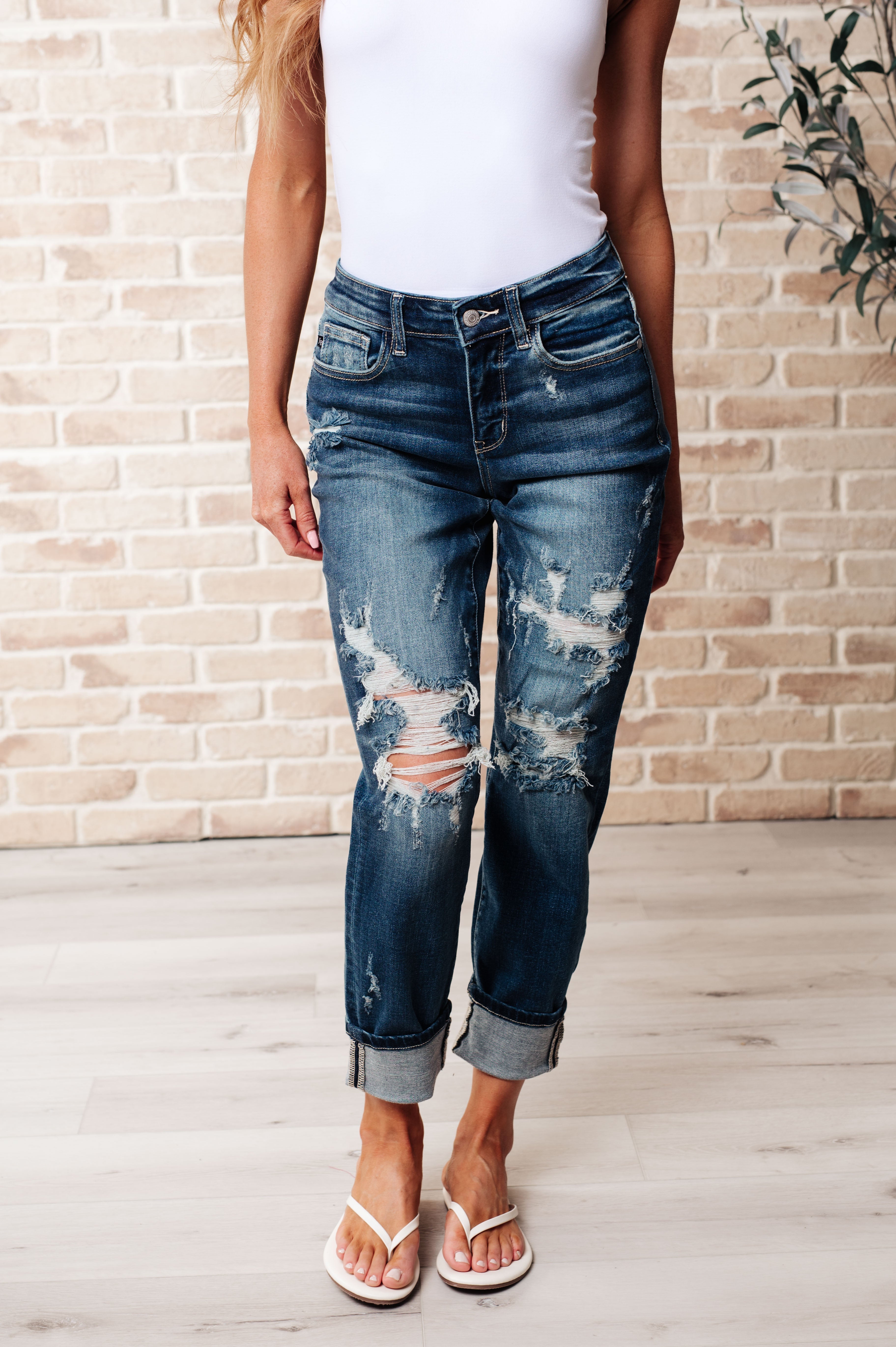 Judy Blue Danny Mid Rise Cuffed Destroy Boyfriend Jeans Womens