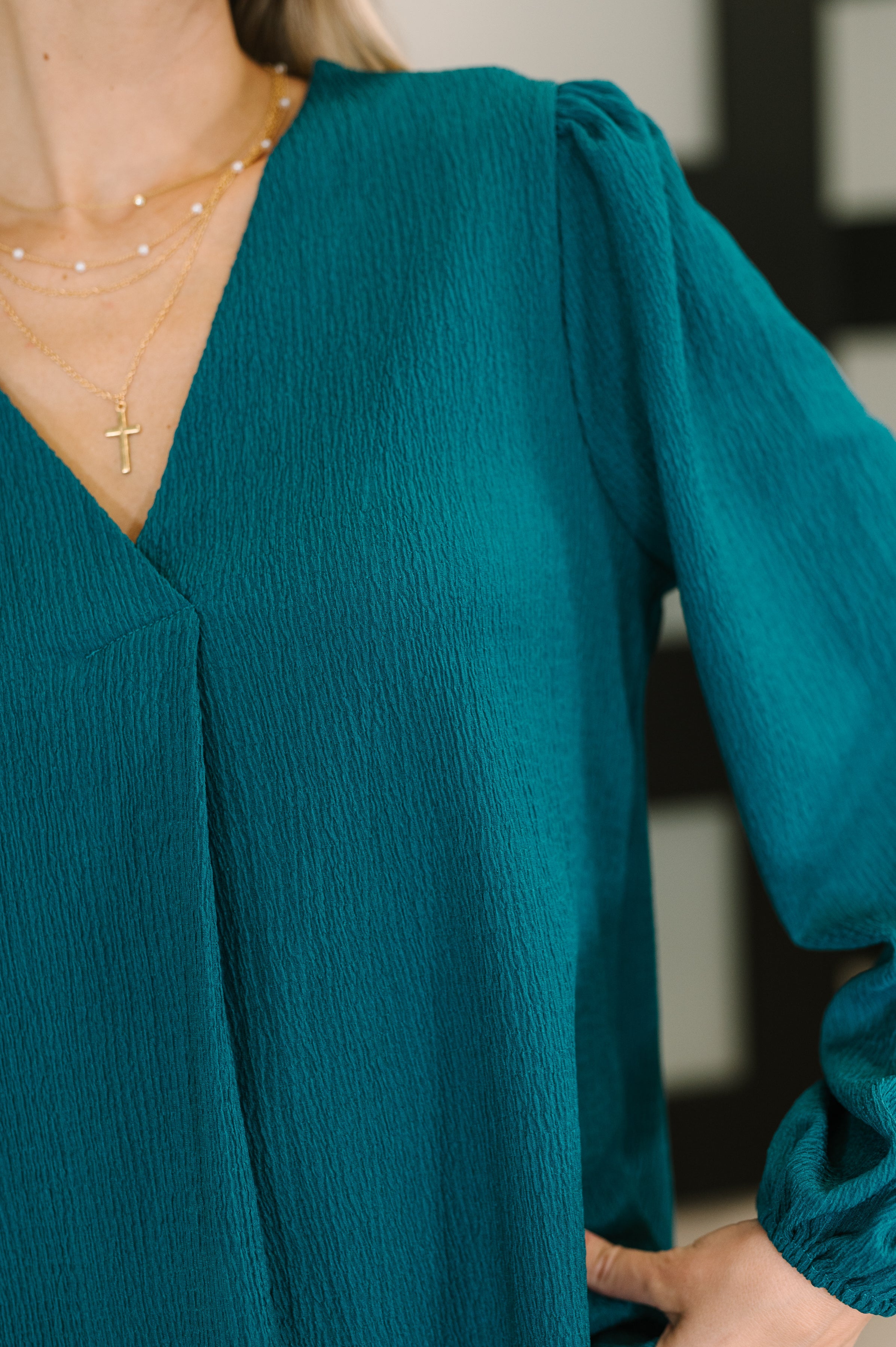 Haptics Desk to Dinner V-Neck Balloon Sleeve Blouse Womens