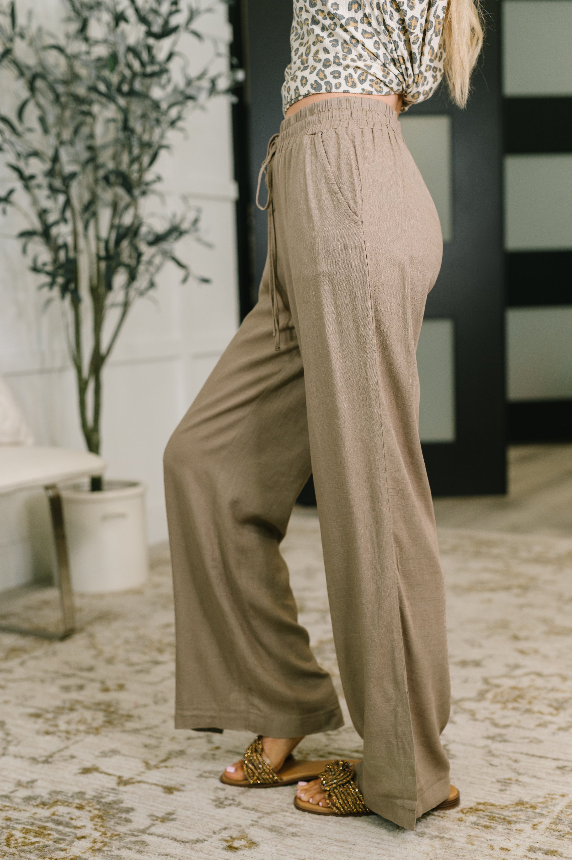 Essential Feeling Straight Leg Lounge Pants in Light in Cocoa Womens