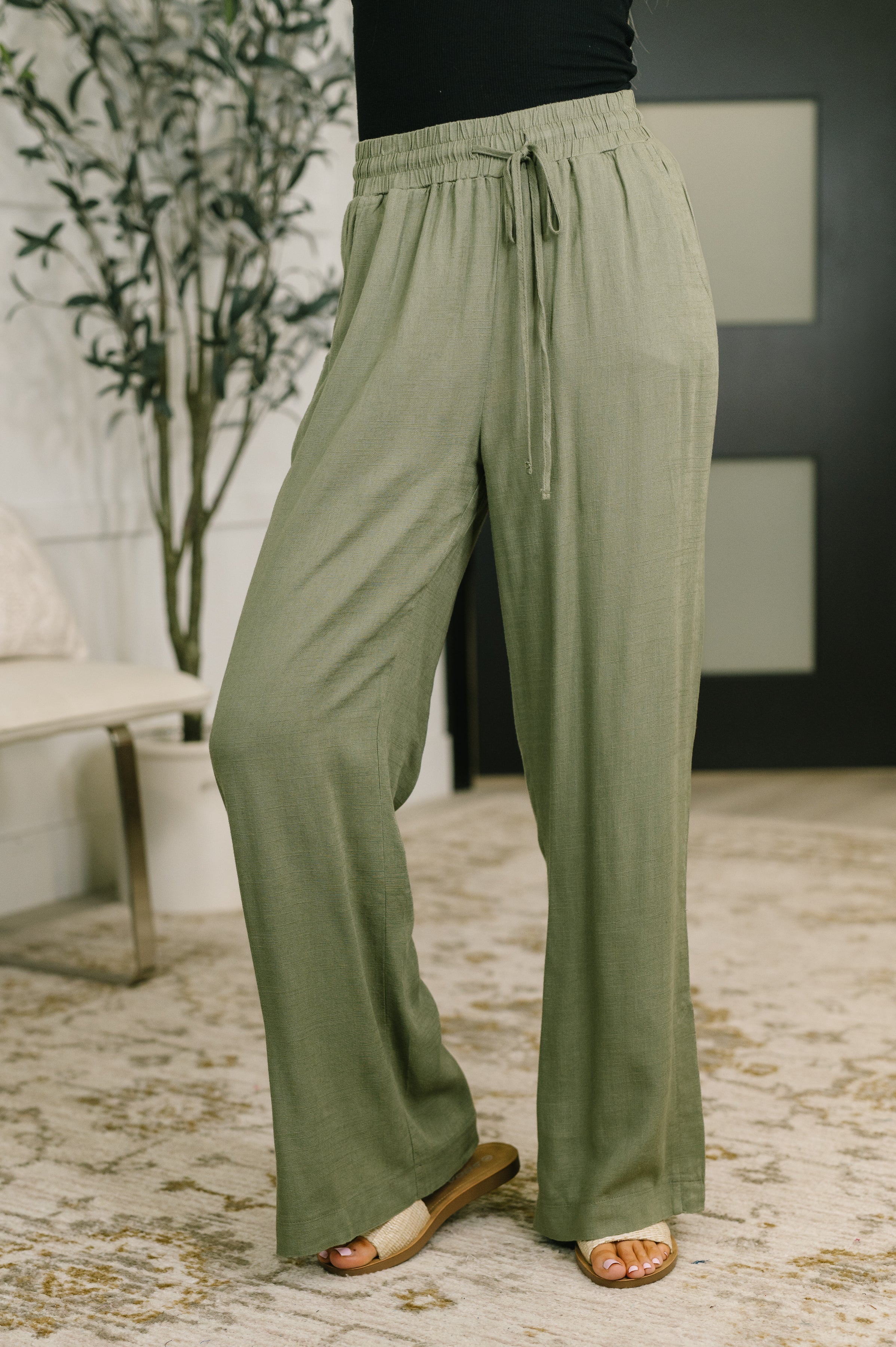 Essential Feeling Straight Leg Lounge Pants in Light in Olive Womens