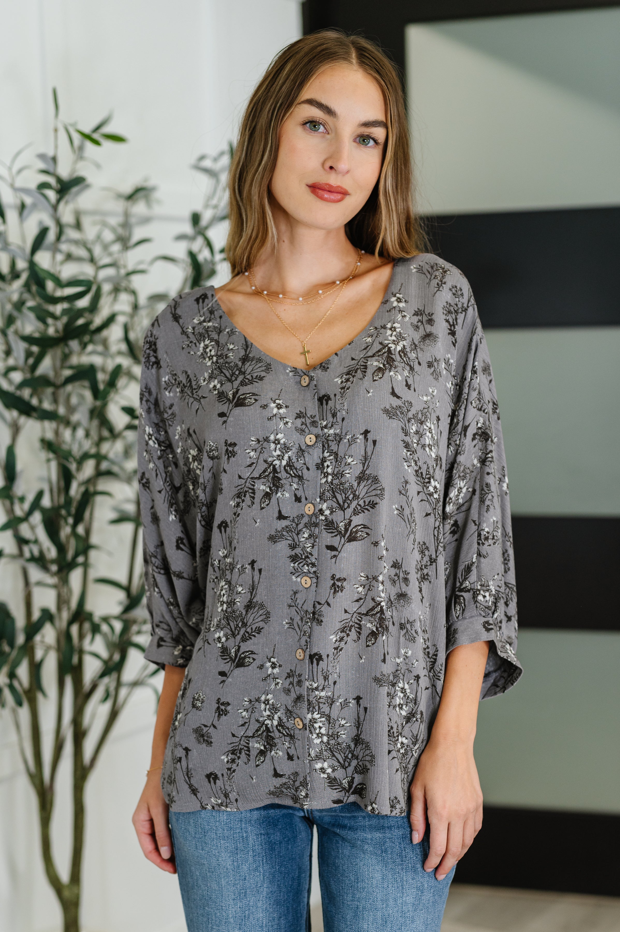 One Eleven North Falling in Deep Crinkle Woven Blouse Dune Grey Womens