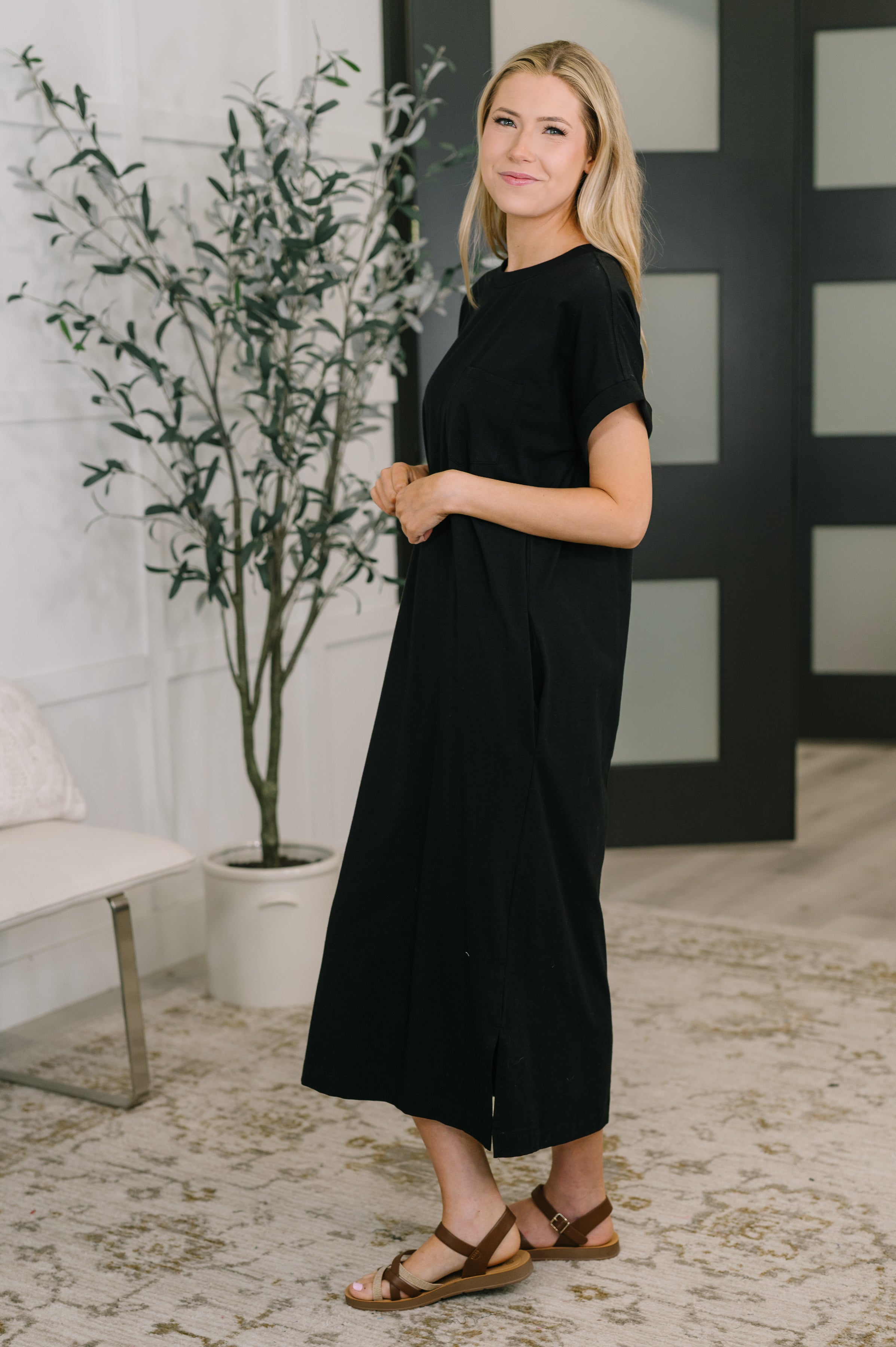 Zenana Fix You Right Up Short Sleeve Midi Dress in Black Womens