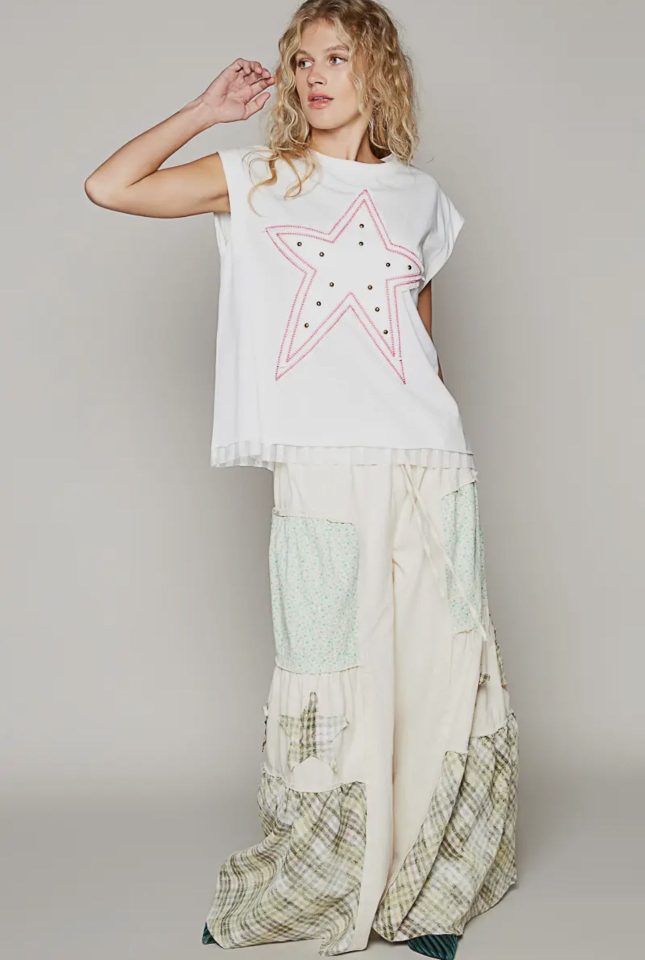 POL Off White Star Patch Studded Sleeveless Knit Top with Lace Hem