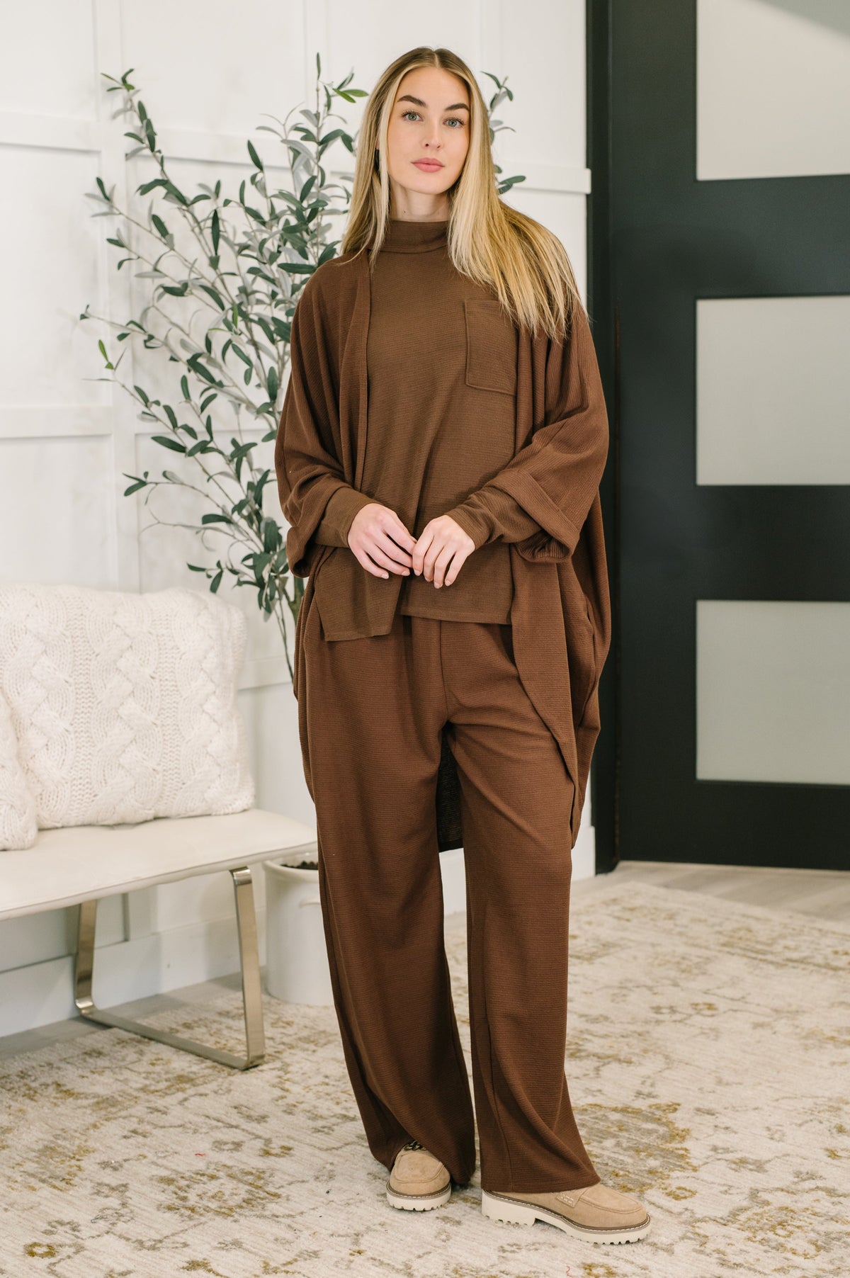 Dear Scarlett Getaway Set in Dark Mocha Womens
