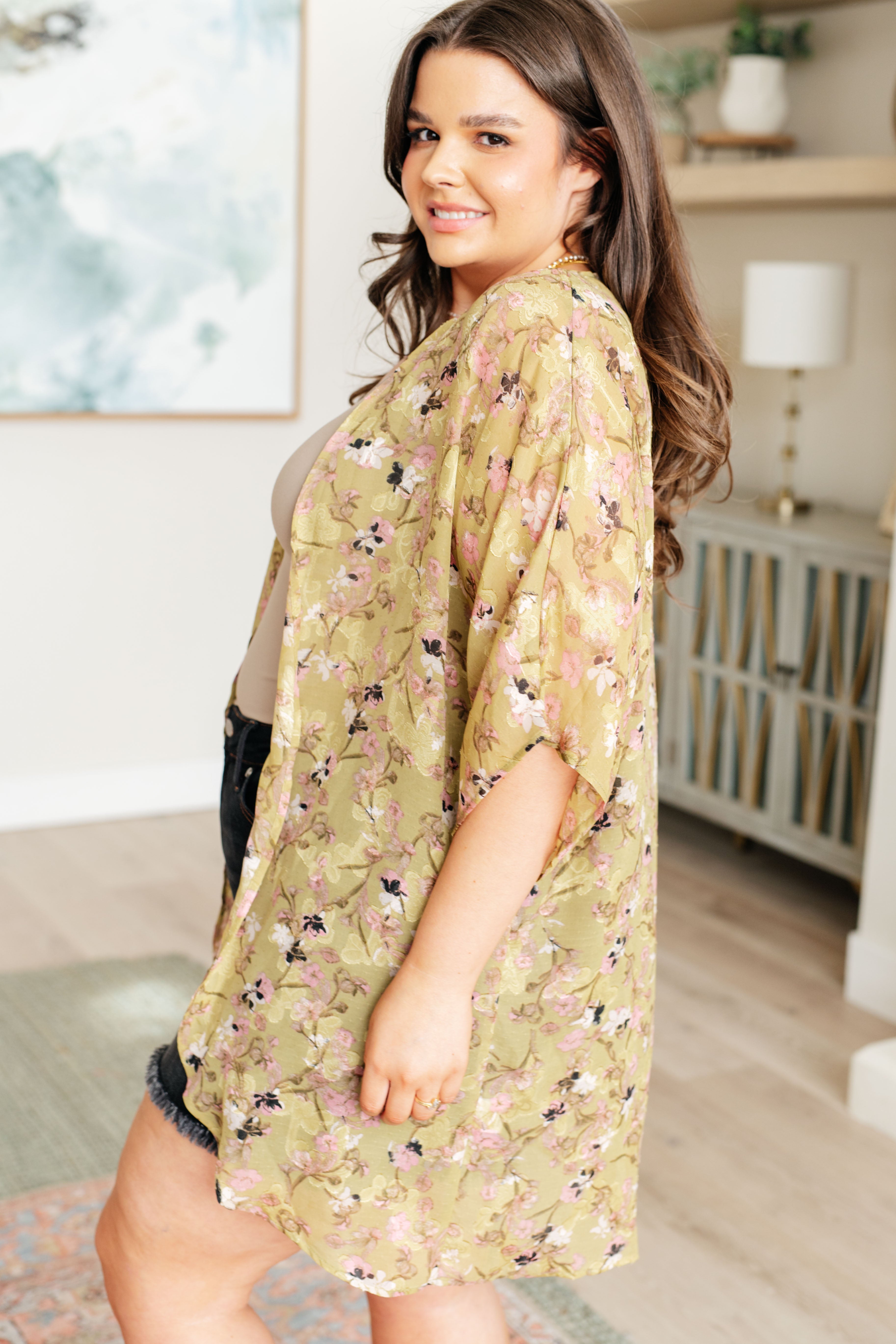 Center & Main Go Anywhere Floral Kimono Layers