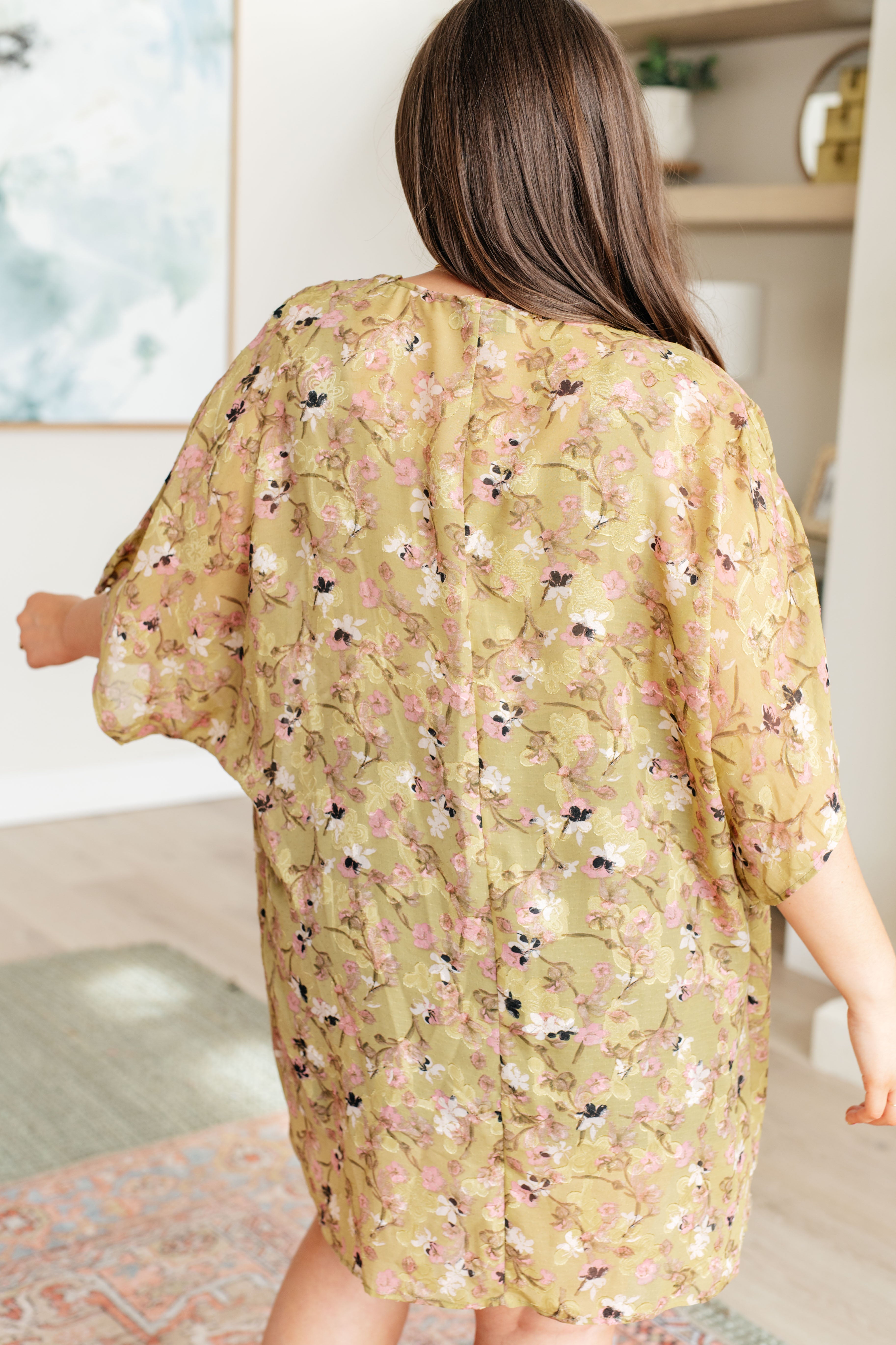 Center & Main Go Anywhere Floral Kimono Layers