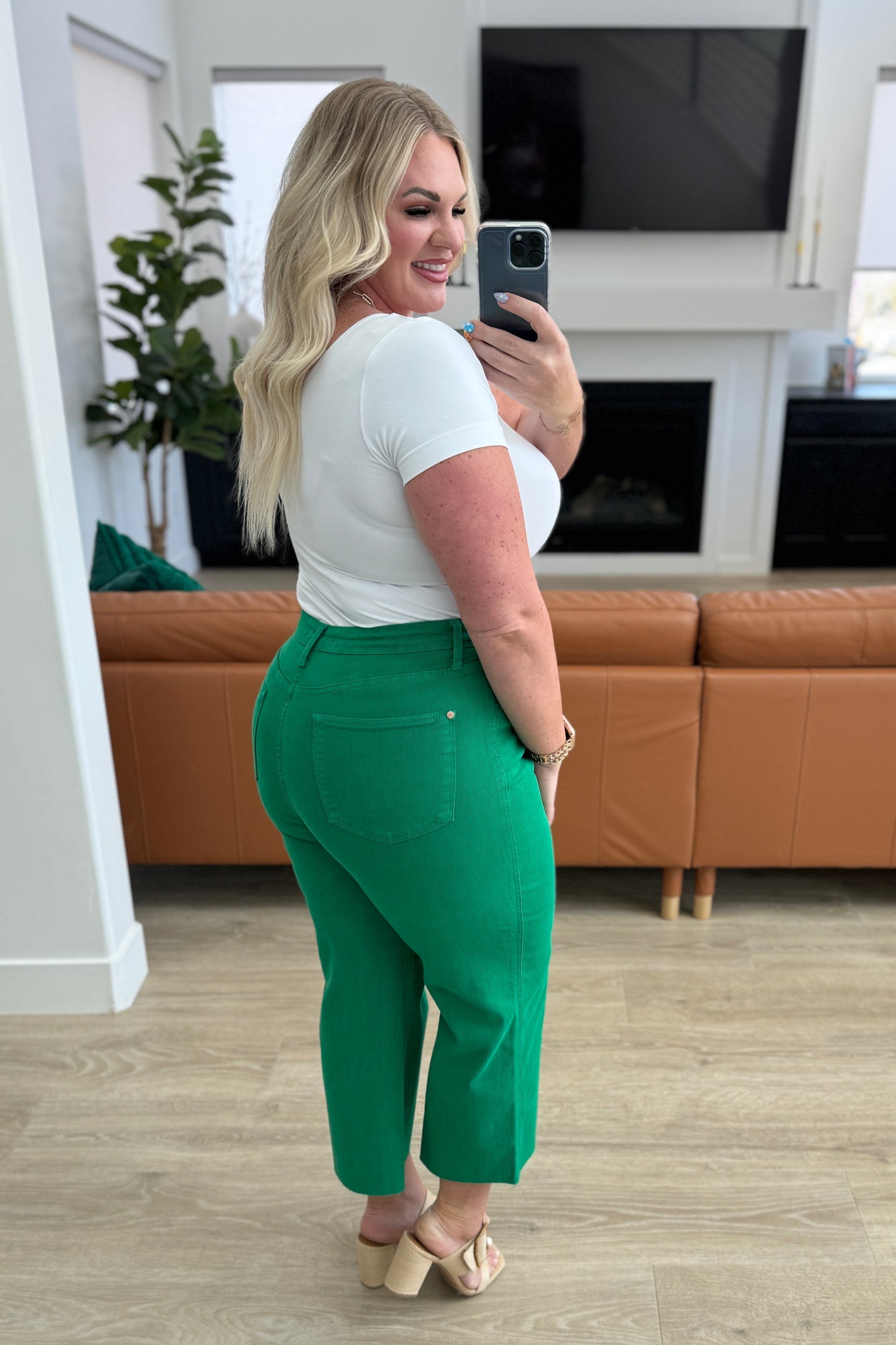 Judy Blue Lisa High Rise Control Top Wide Leg Crop Jeans in Kelly Green Denim