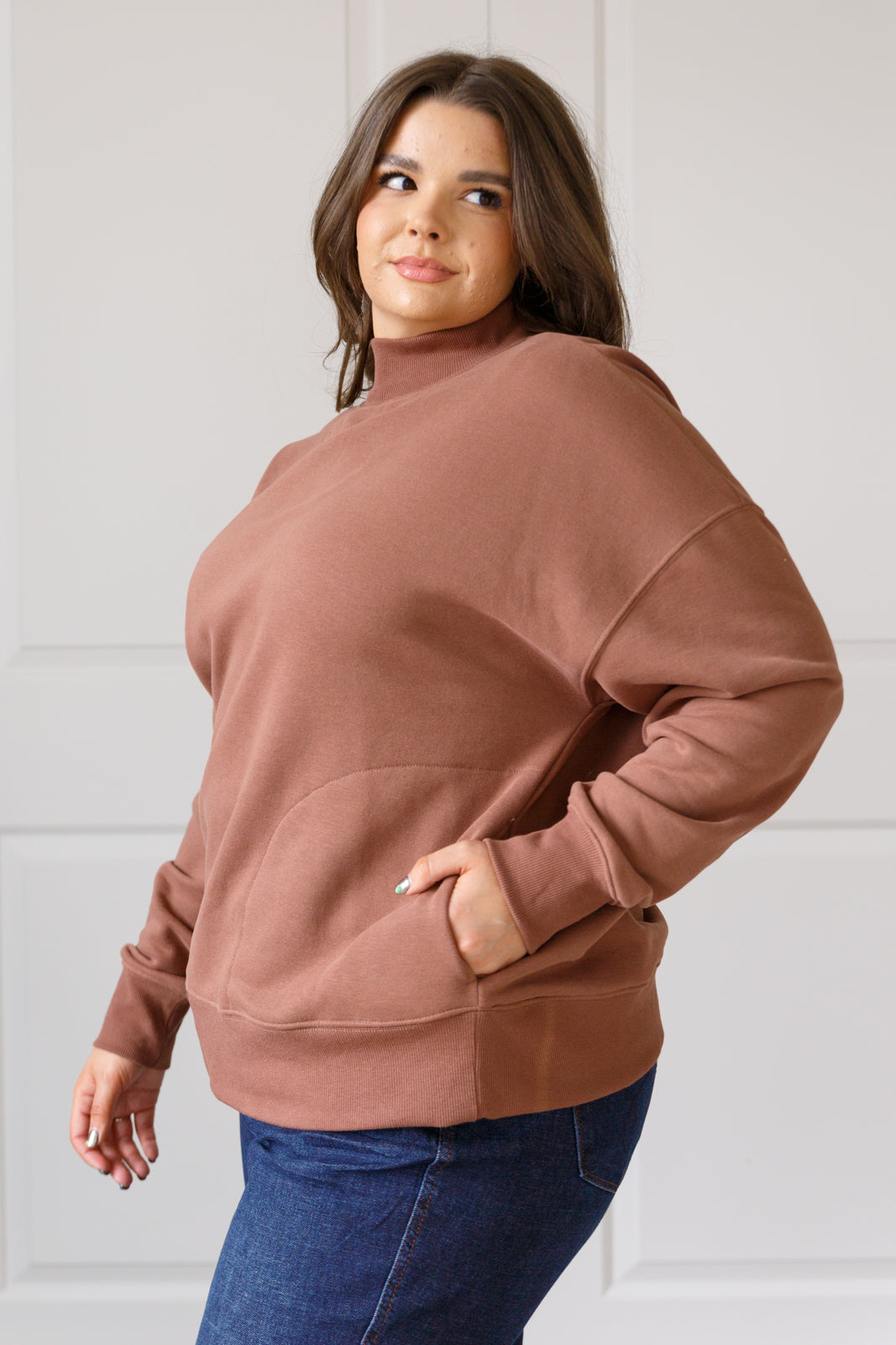 Very J Make No Mistake Mock Neck Fleece Pullover in Cocoa Tops