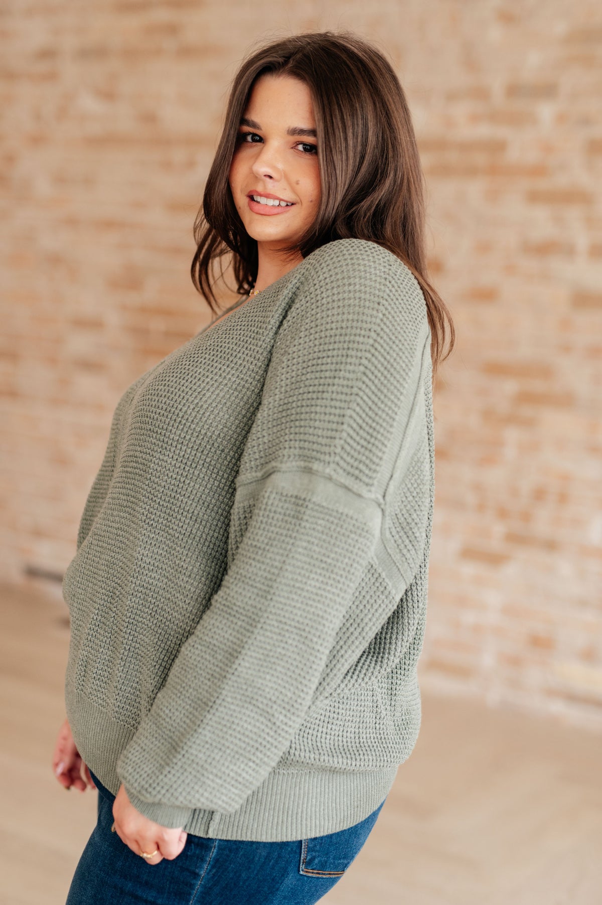 Heyson Magi Lune V-Neck Sweater Sweaters