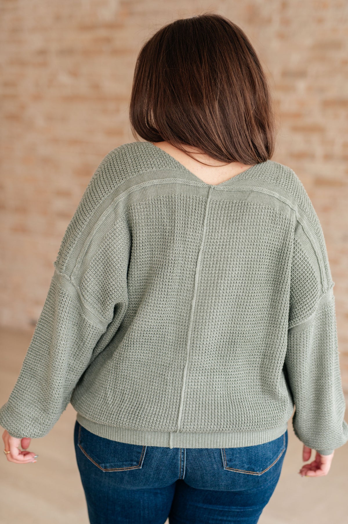 Heyson Magi Lune V-Neck Sweater Sweaters