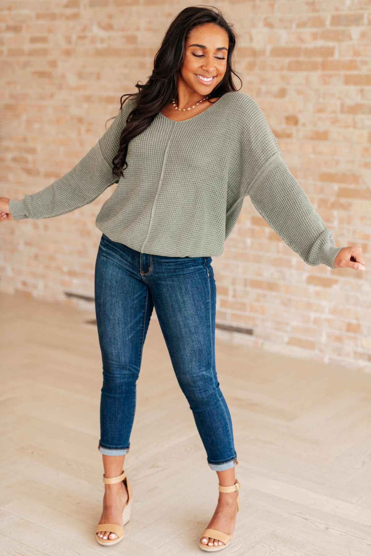 Heyson Magi Lune V-Neck Sweater Sweaters