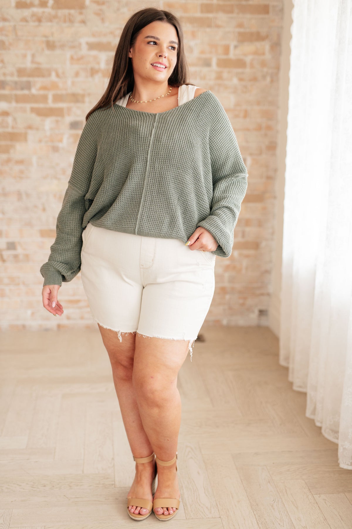 Heyson Magi Lune V-Neck Sweater Sweaters