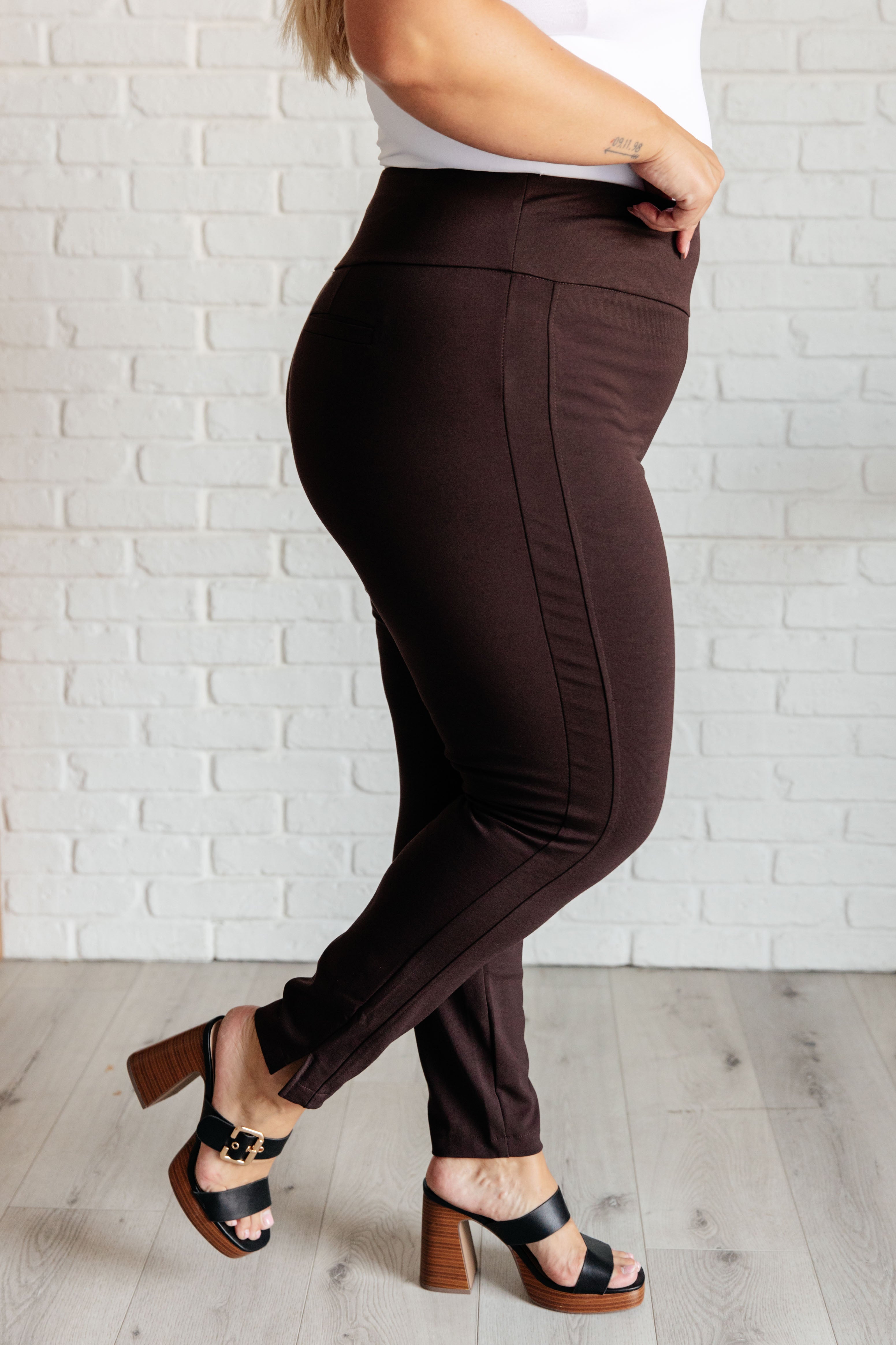 Dear Scarlett Magic Skinny 28" Pants in Chocolate Pants