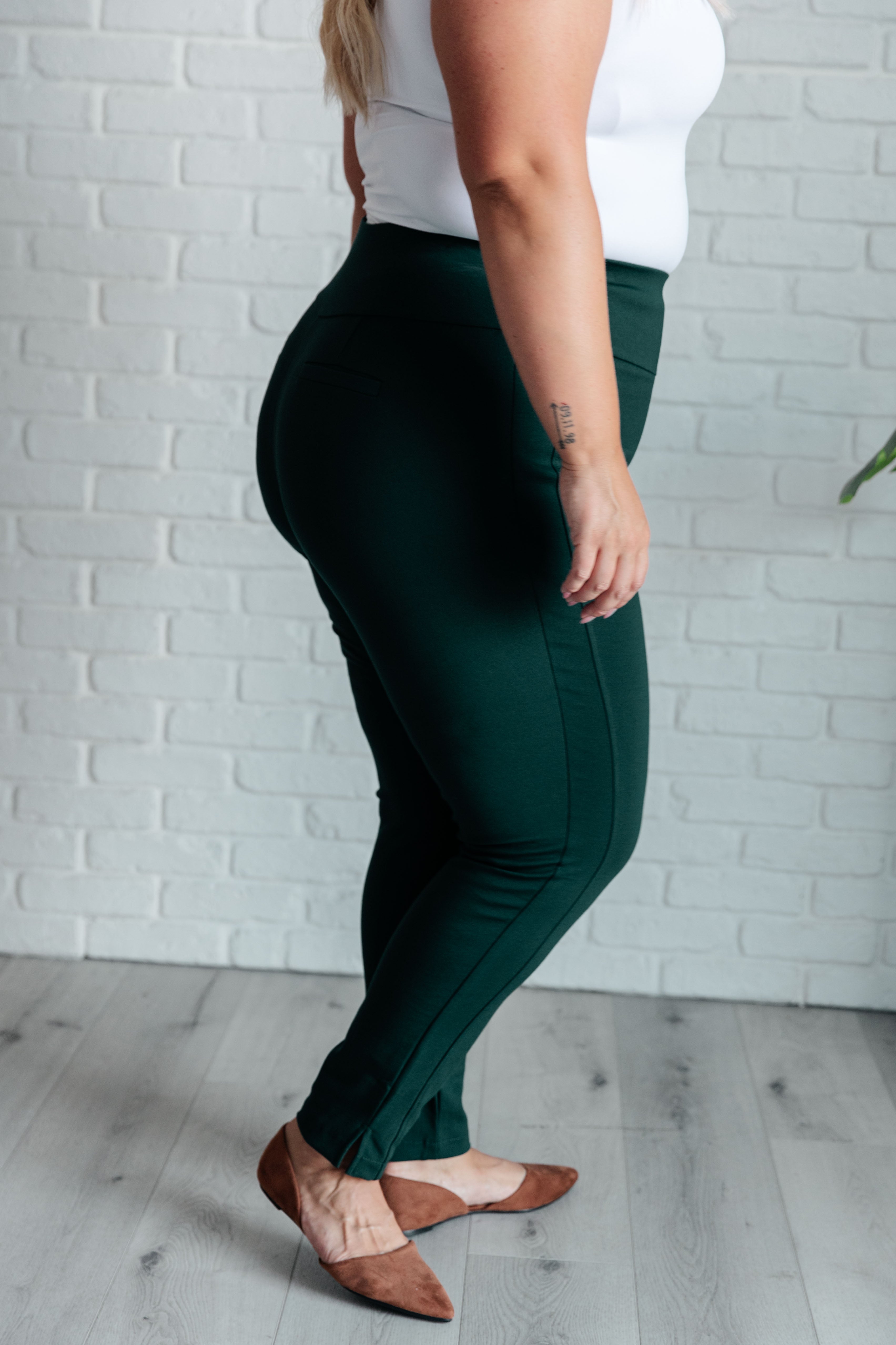 Dear Scarlett Magic Skinny 28" Pants in Hunter Green Pants