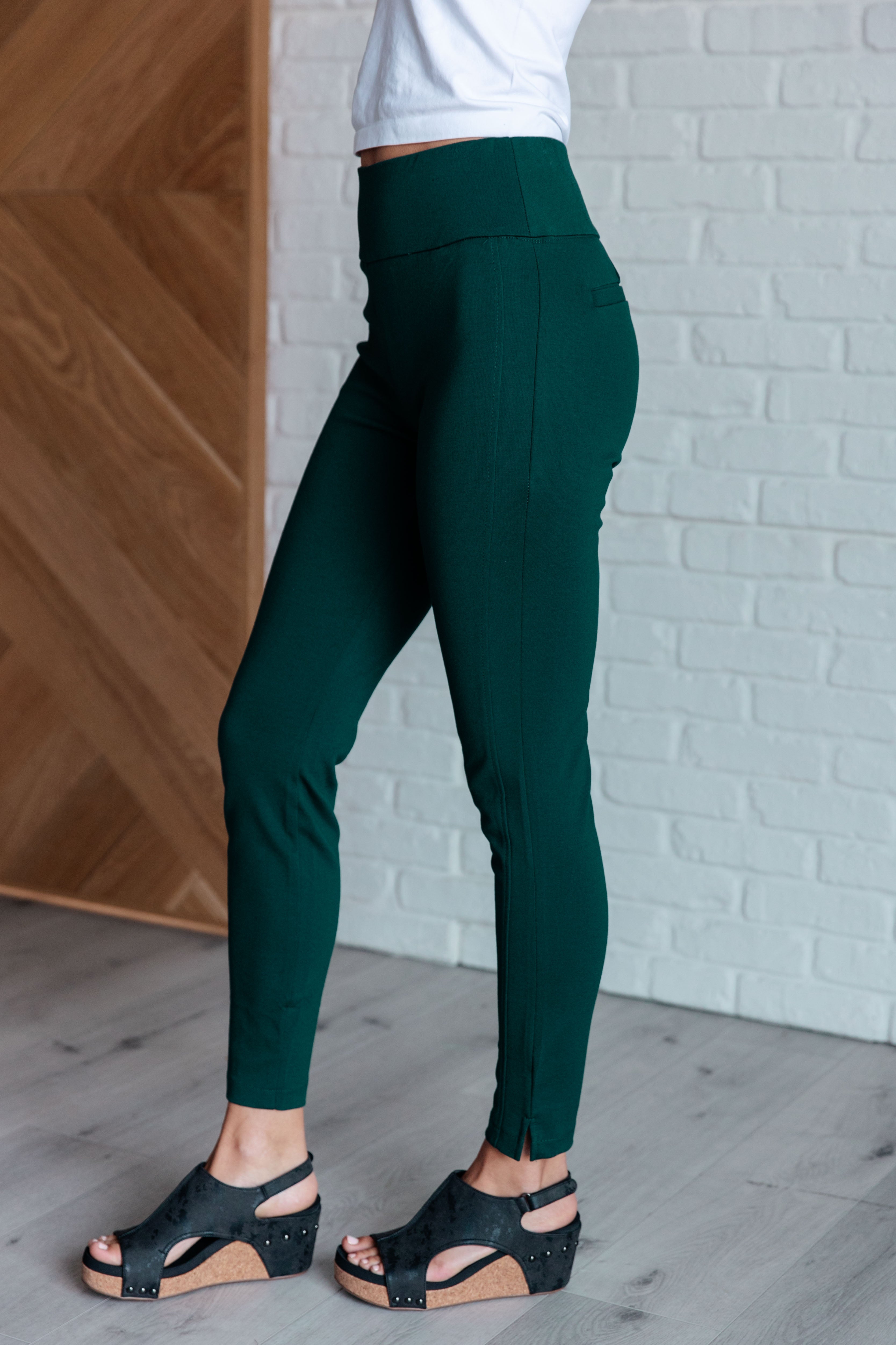Dear Scarlett Magic Skinny 28" Pants in Hunter Green Pants