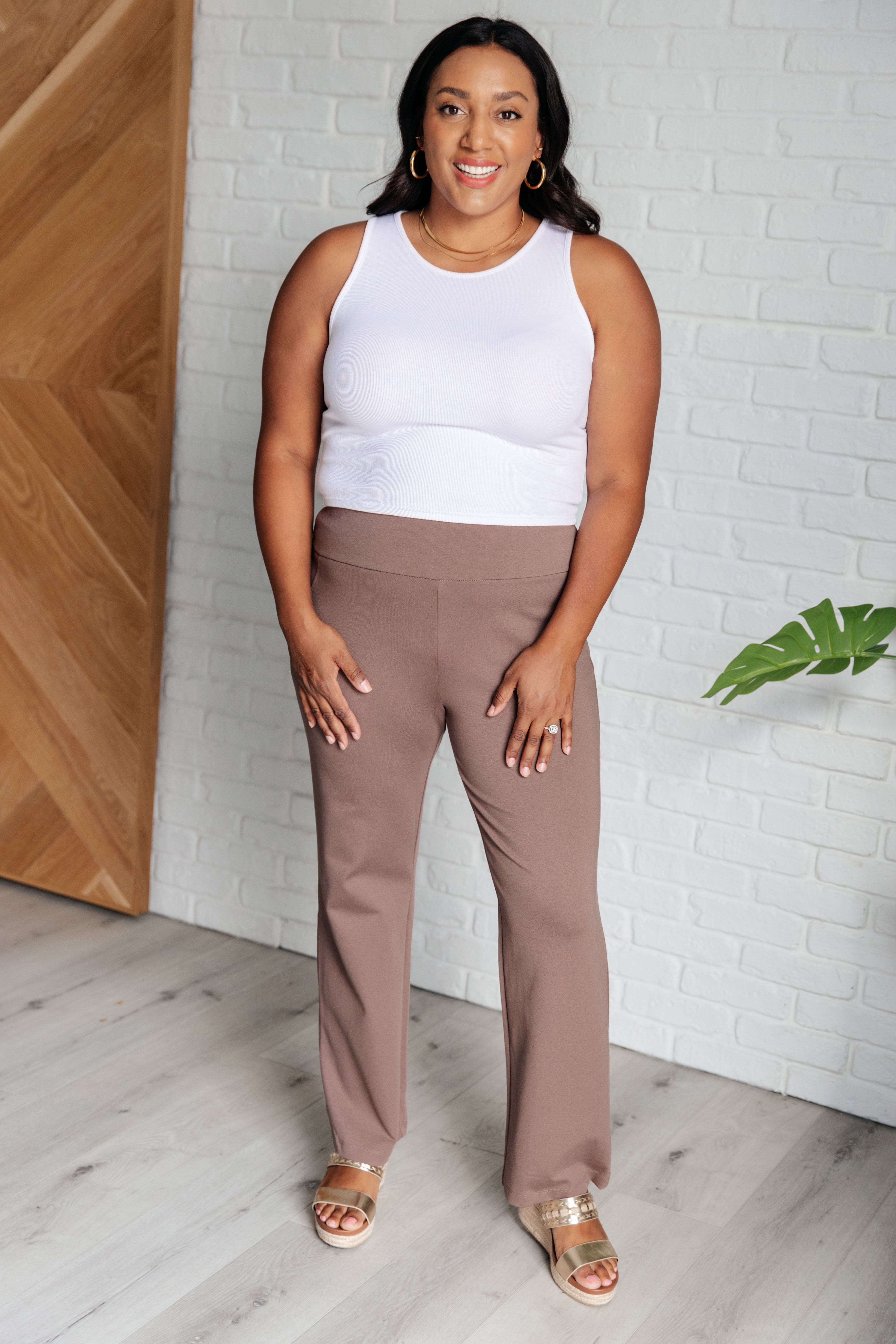 Dear Scarlett Magic Straight Pants in Dark Mocha Pants