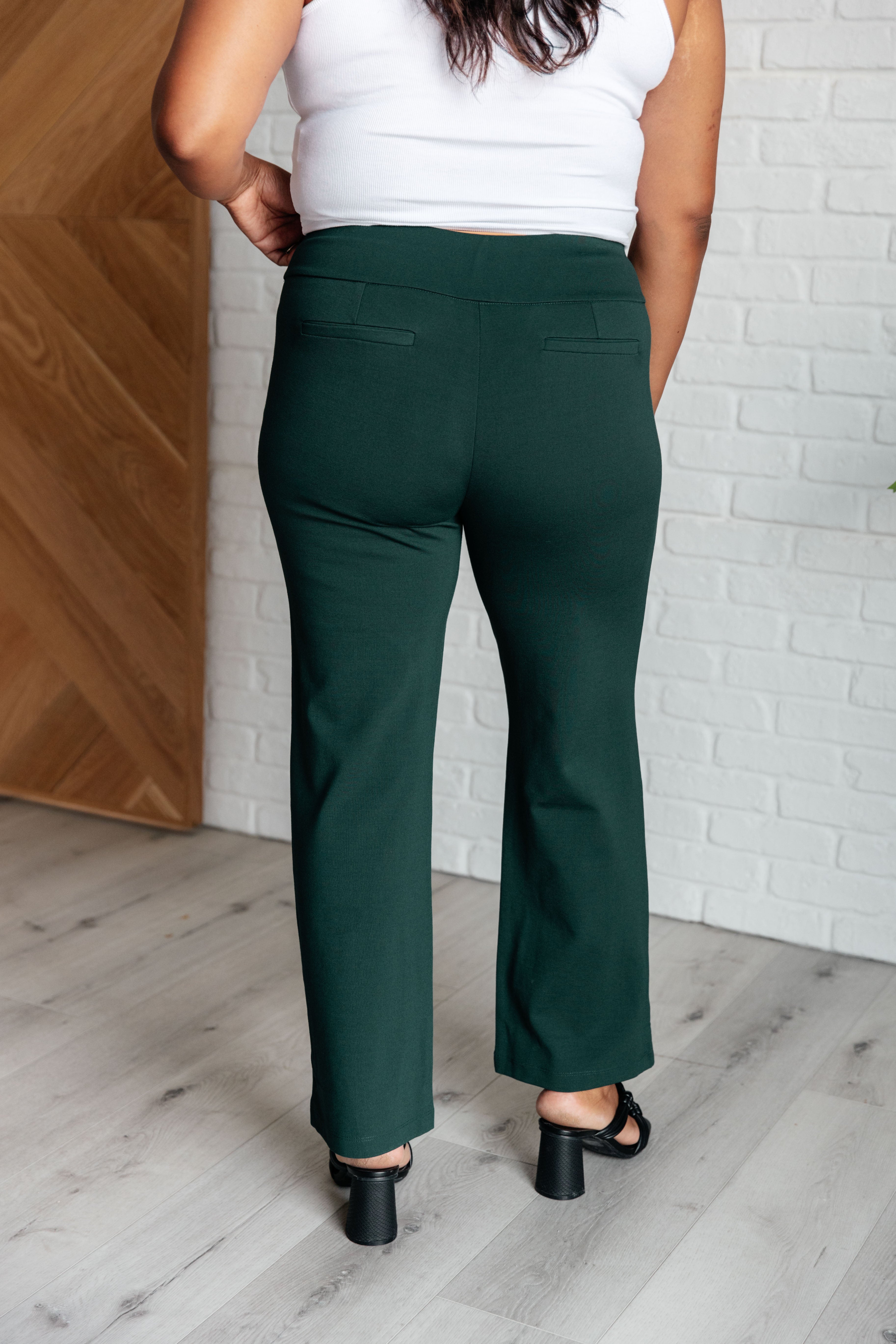 Dear Scarlett Magic Straight Pants in Hunter Green Pants