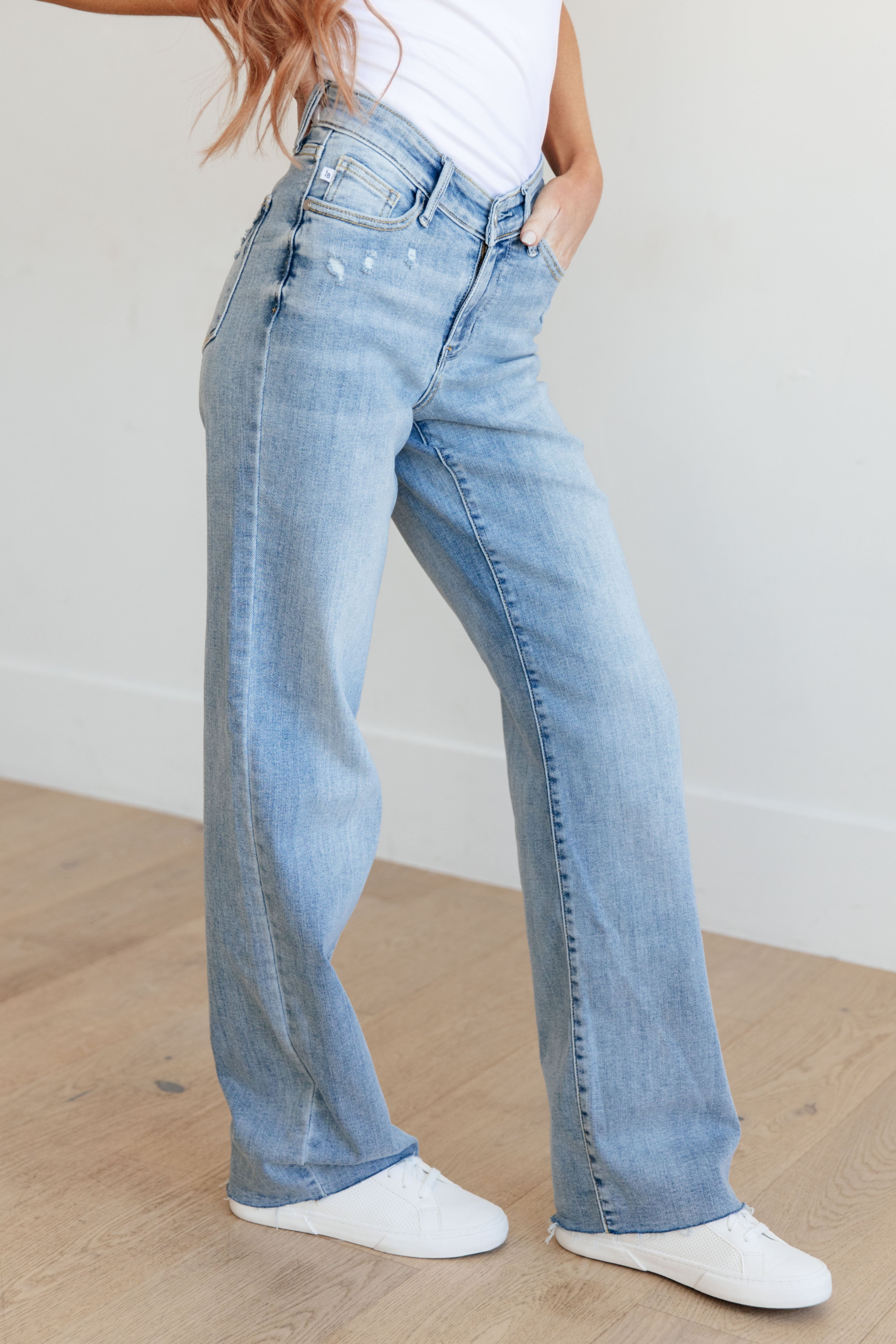 Judy Blue Mildred High Rise V Front Waistband Straight Jeans Womens