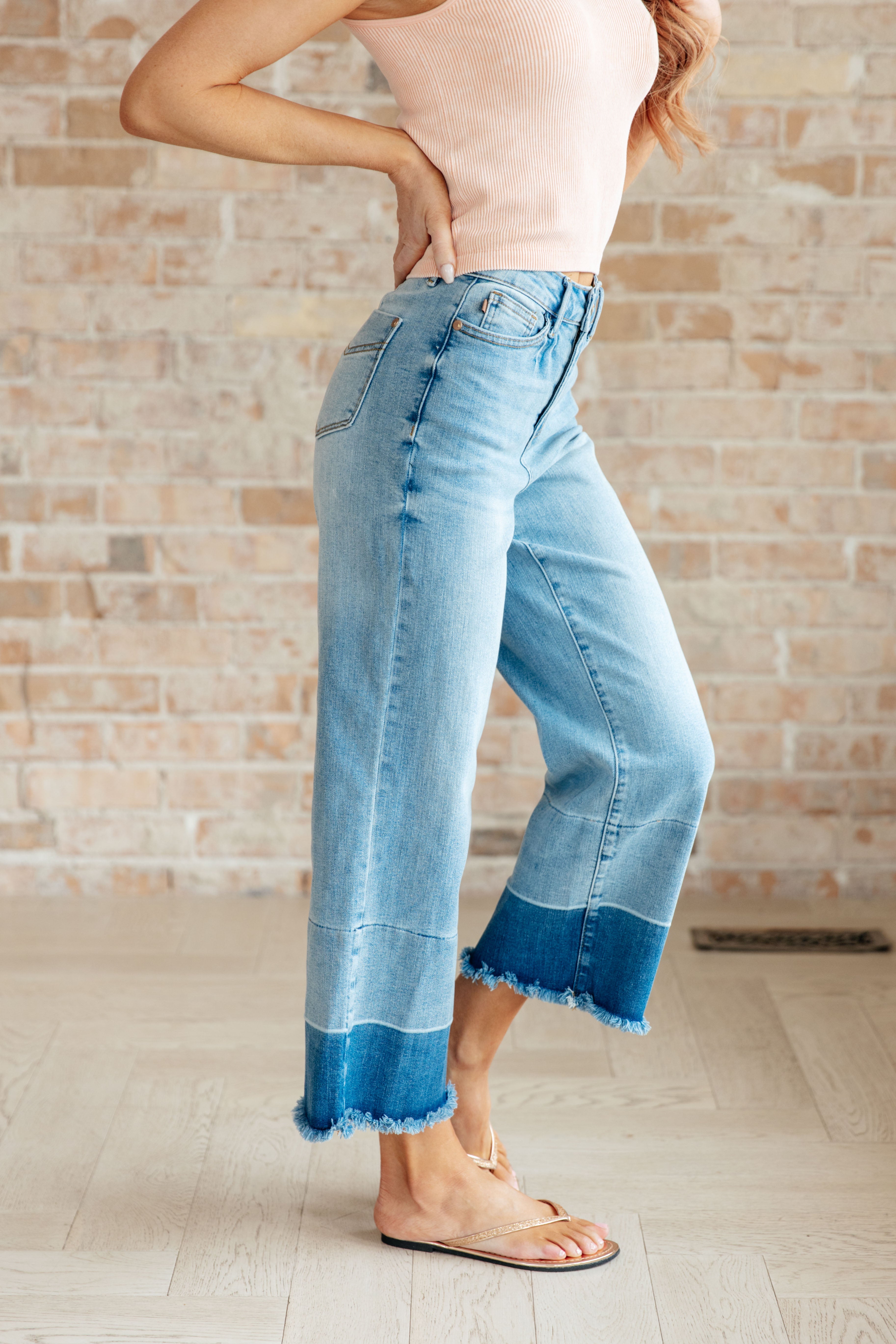 Judy Blue Olivia High Rise Wide Leg Crop Jeans in Medium Wash Jeans