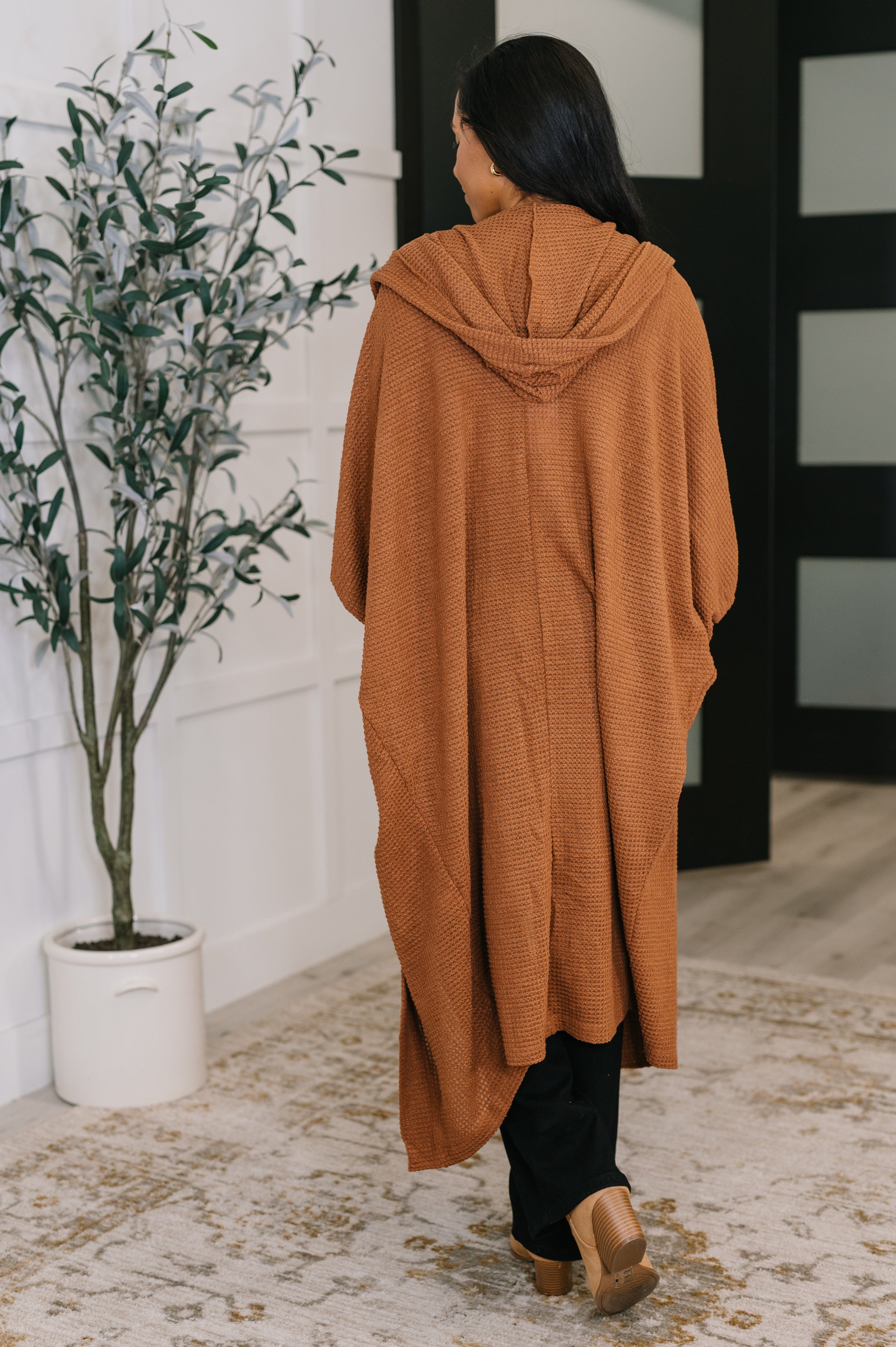 Dear Scarlett Pamper Travel Hooded Cardigan in Chestnut Womens