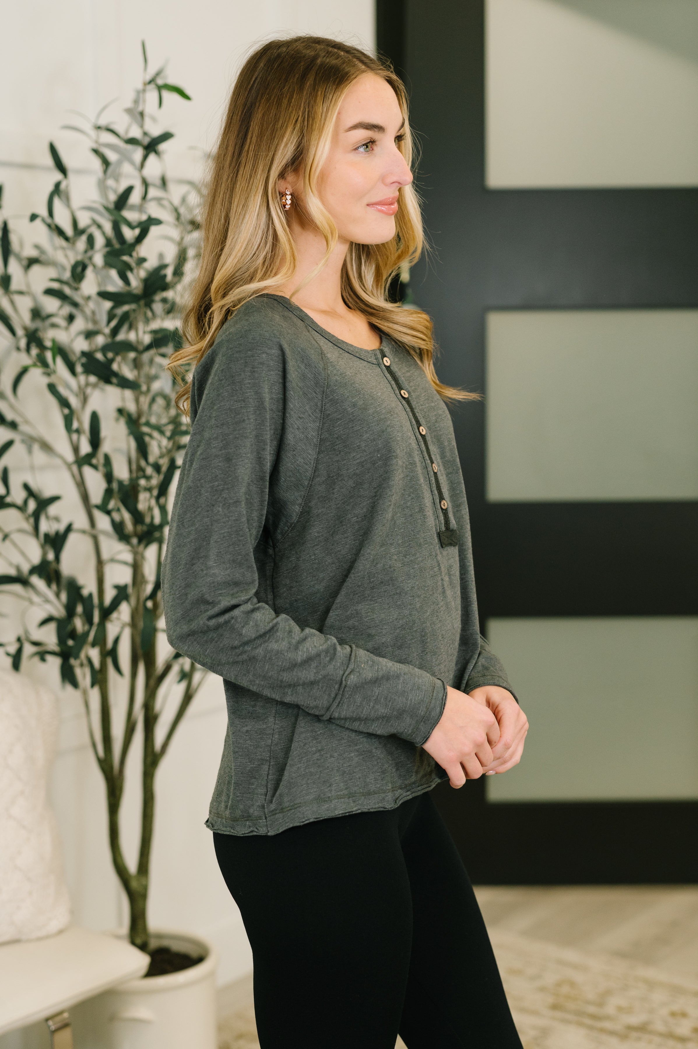 In Loom Rooftop View Raglan Sleeve Henley Top Womens