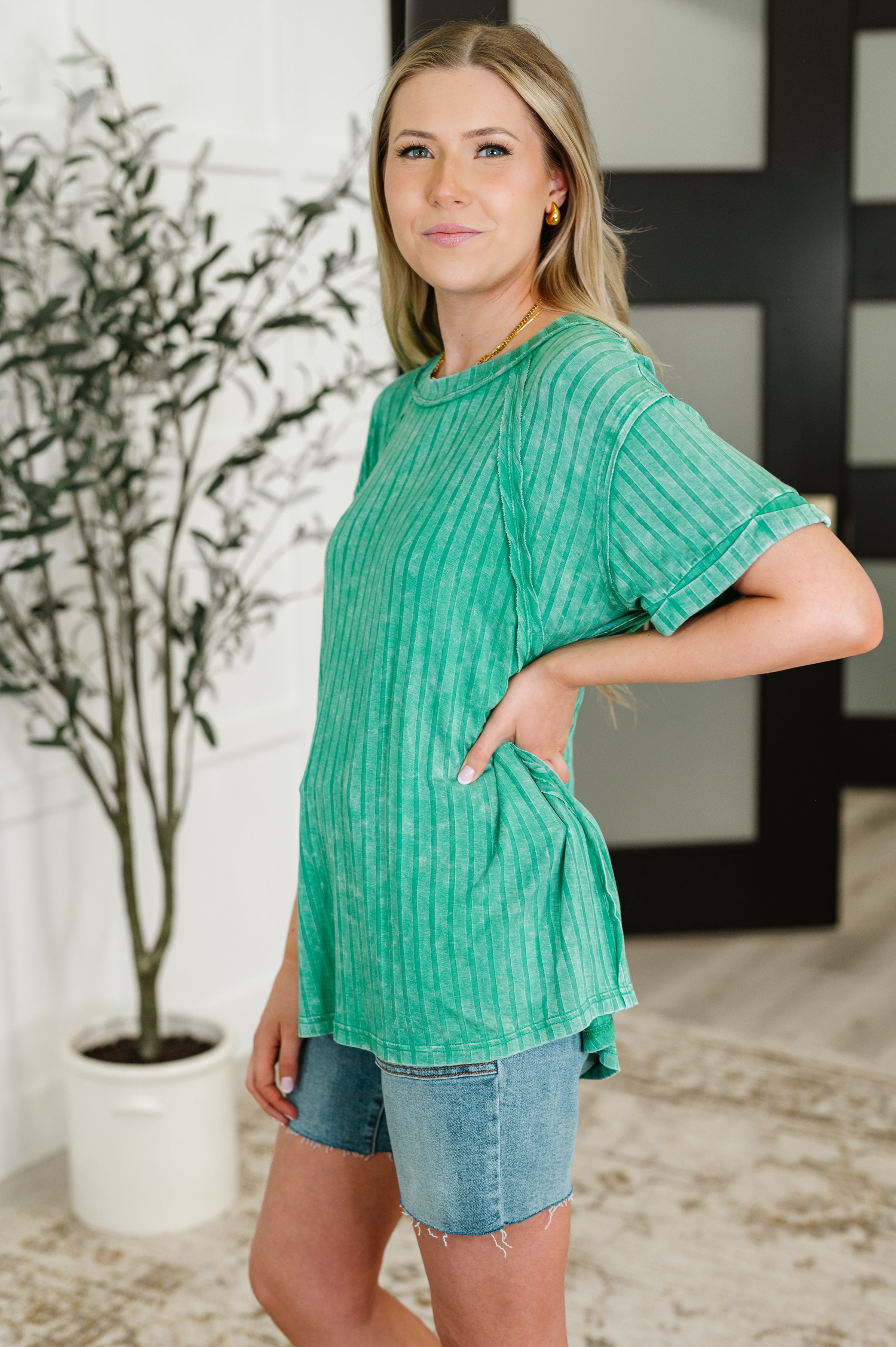 Zenana Sunday's Bestie Mineral Wash Top in Kelly Green Womens