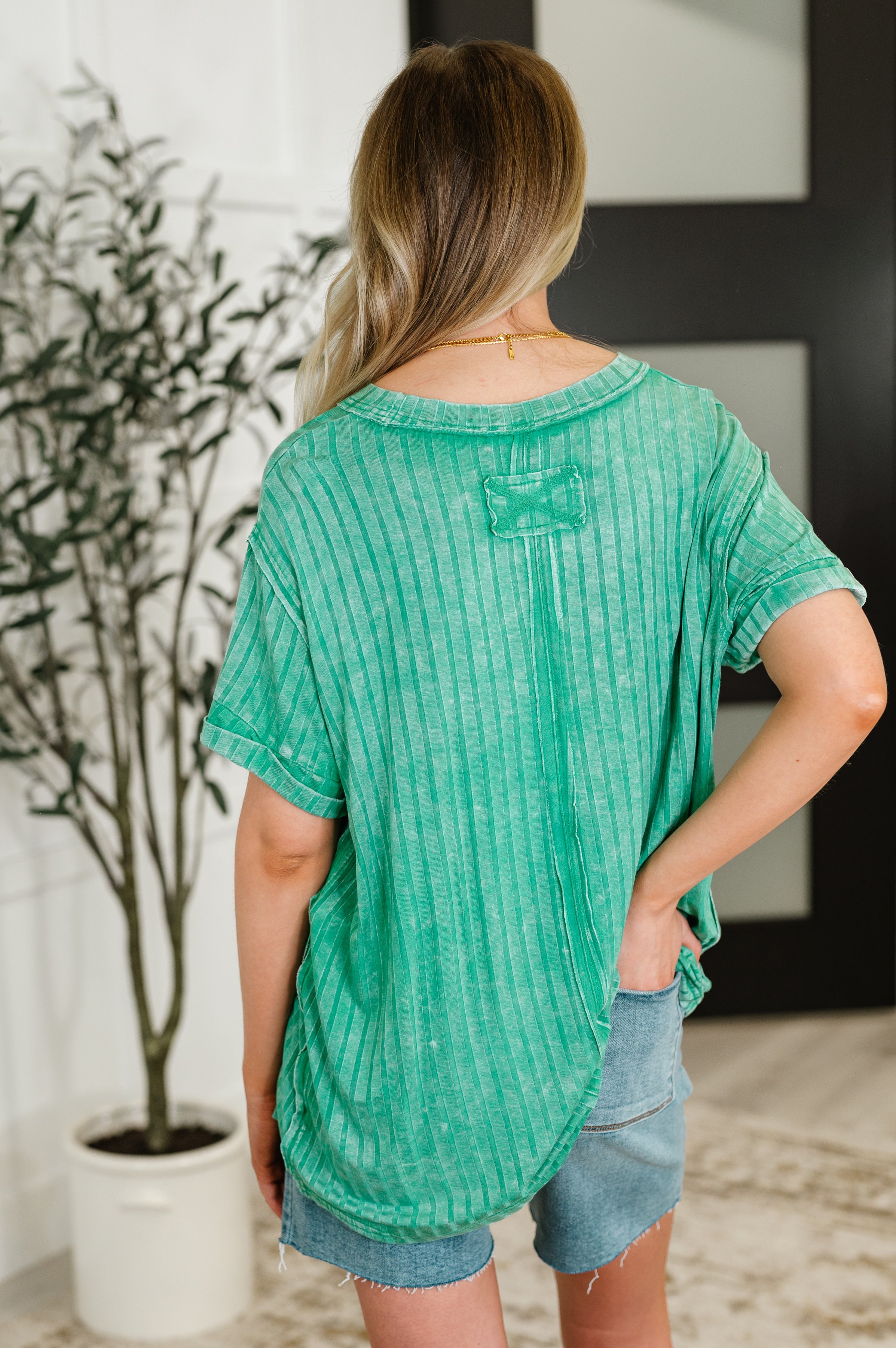 Zenana Sunday's Bestie Mineral Wash Top in Kelly Green Womens