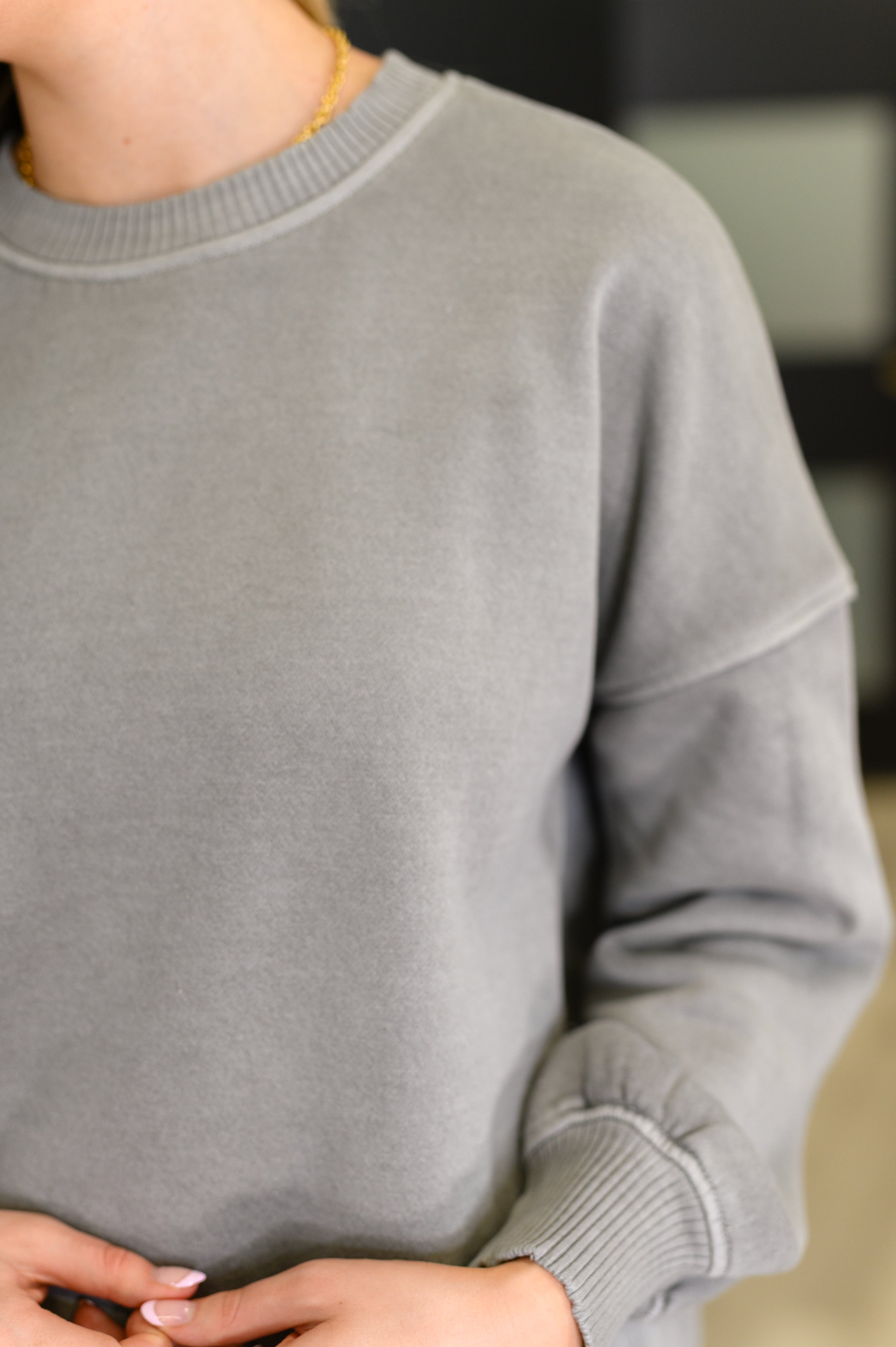 Zenana Talk Cozy to Me Stepped Hem Pullover in Sleet Womens