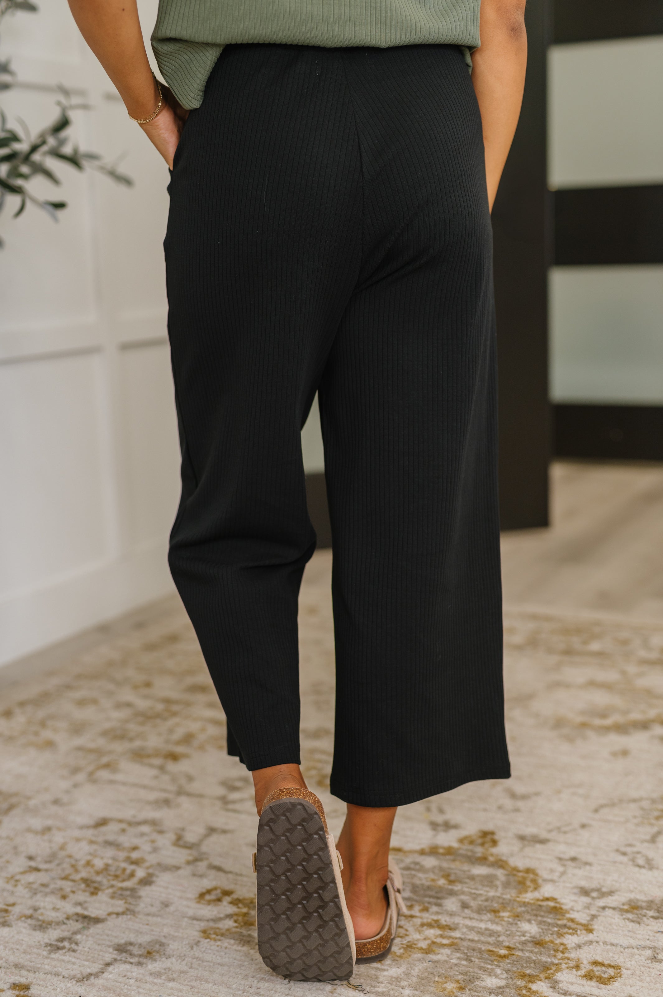 Honey Mark Thyme Culottes in Black Womens